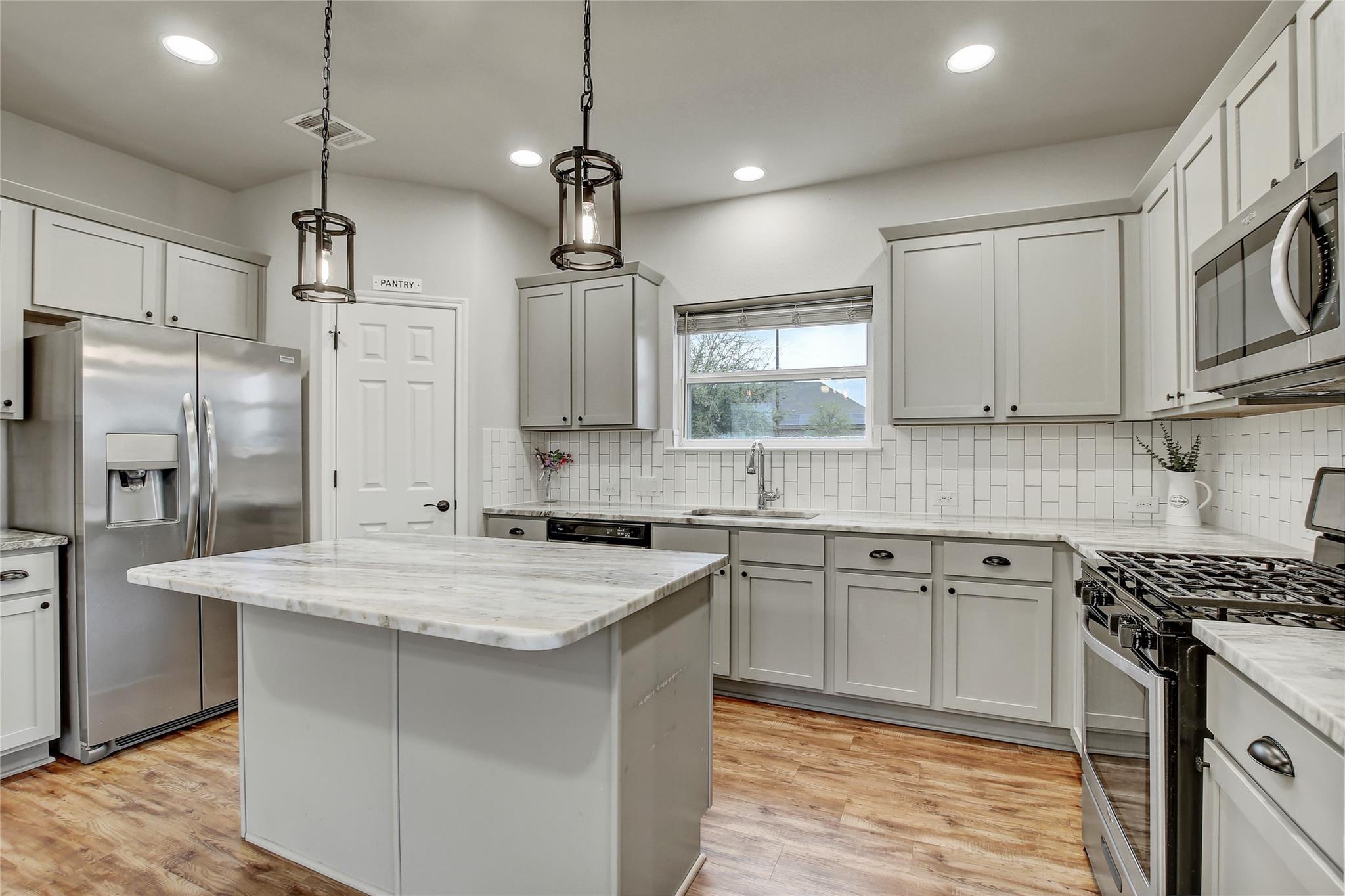 3801 Birdwatch Loop # 48, Pflugerville, TX 78660