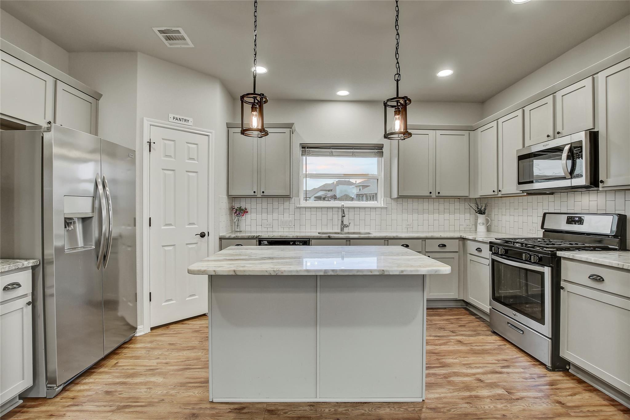 3801 Birdwatch Loop # 48, Pflugerville, TX 78660