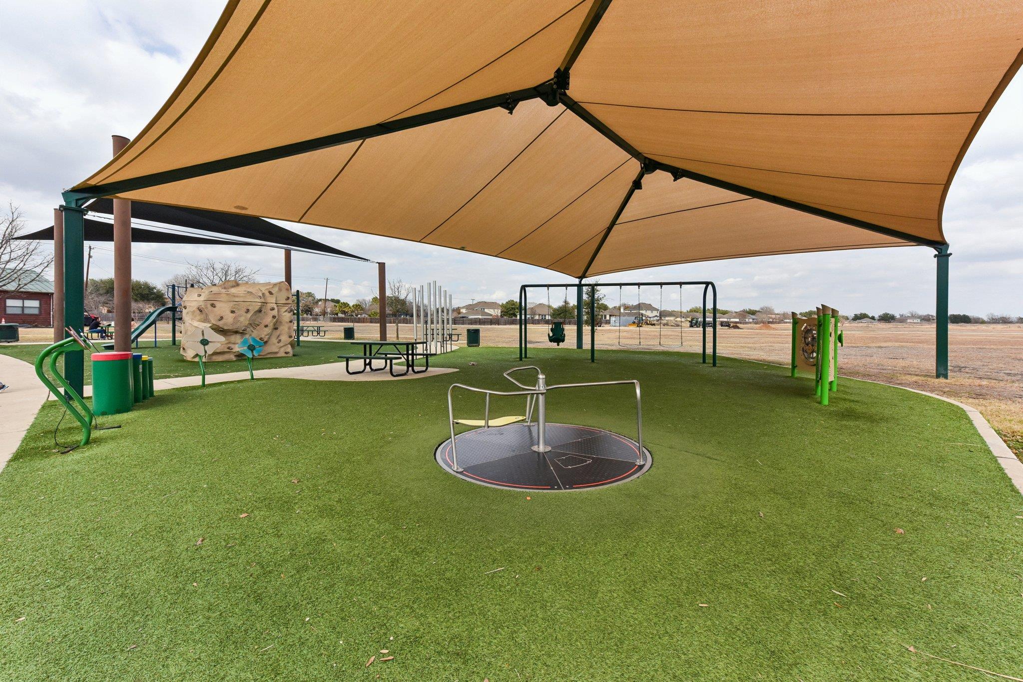 901 E Whispering Hollow Dr, Kyle, TX 78640