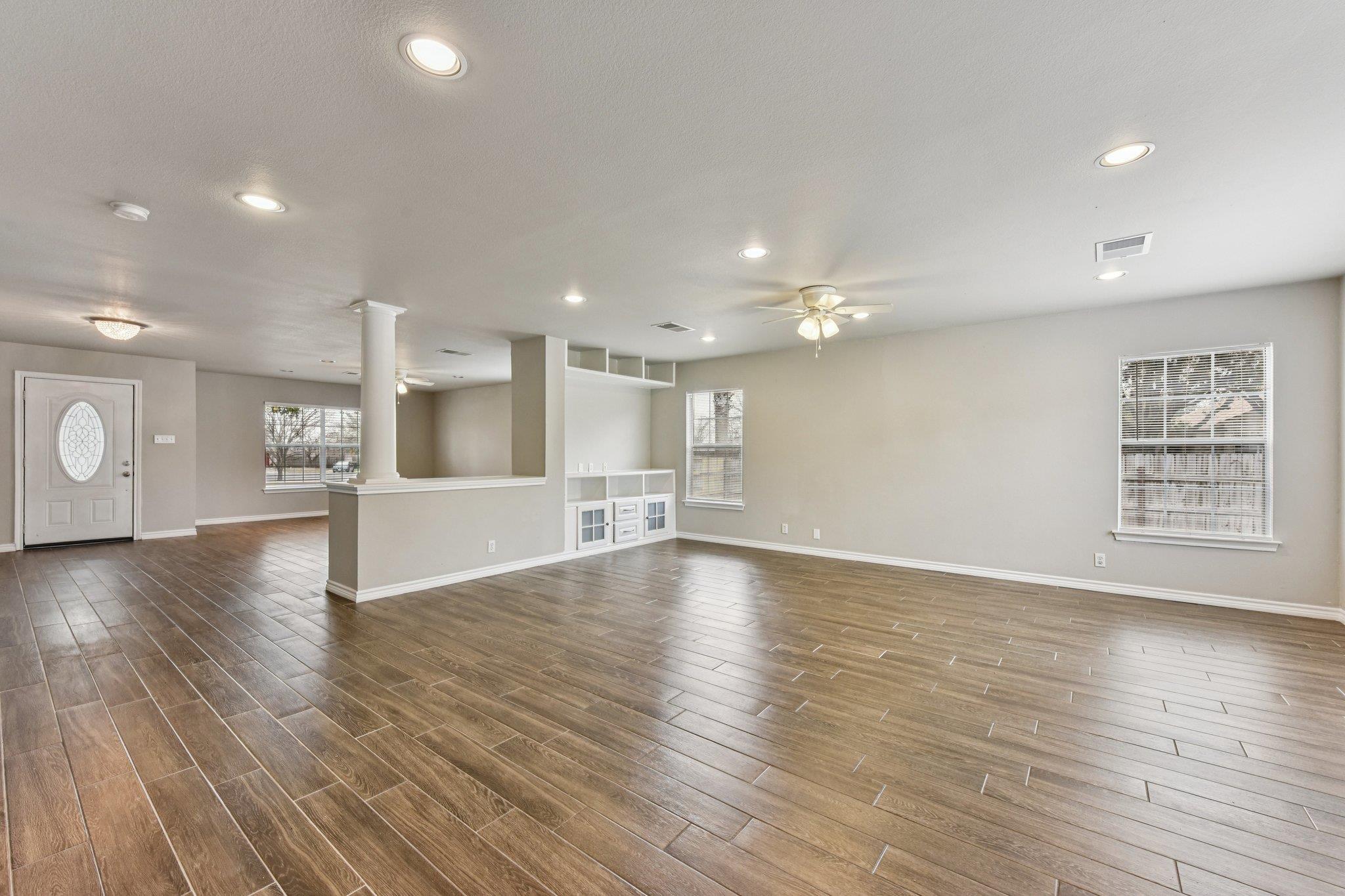 901 E Whispering Hollow Dr, Kyle, TX 78640