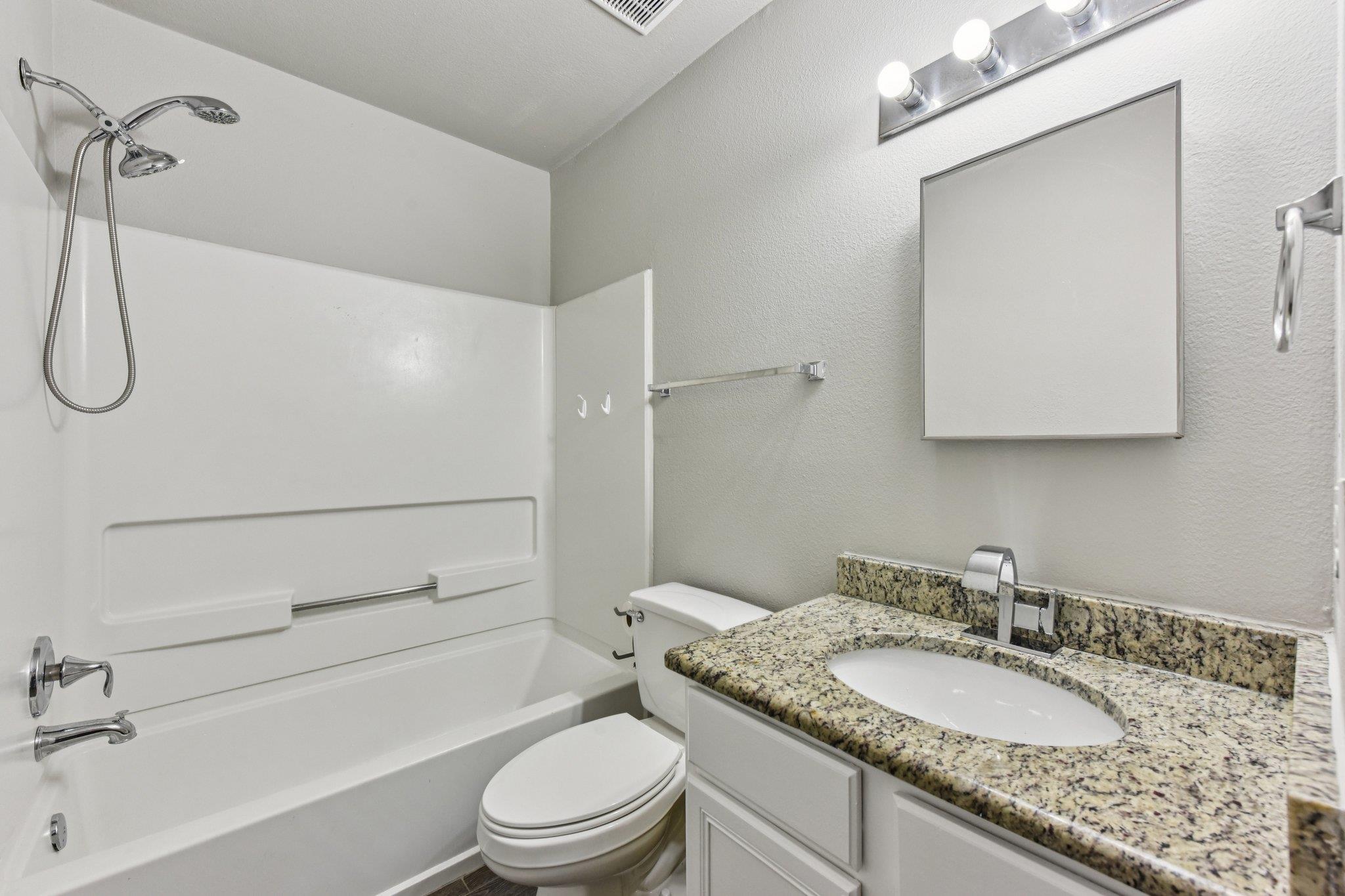 901 E Whispering Hollow Dr, Kyle, TX 78640