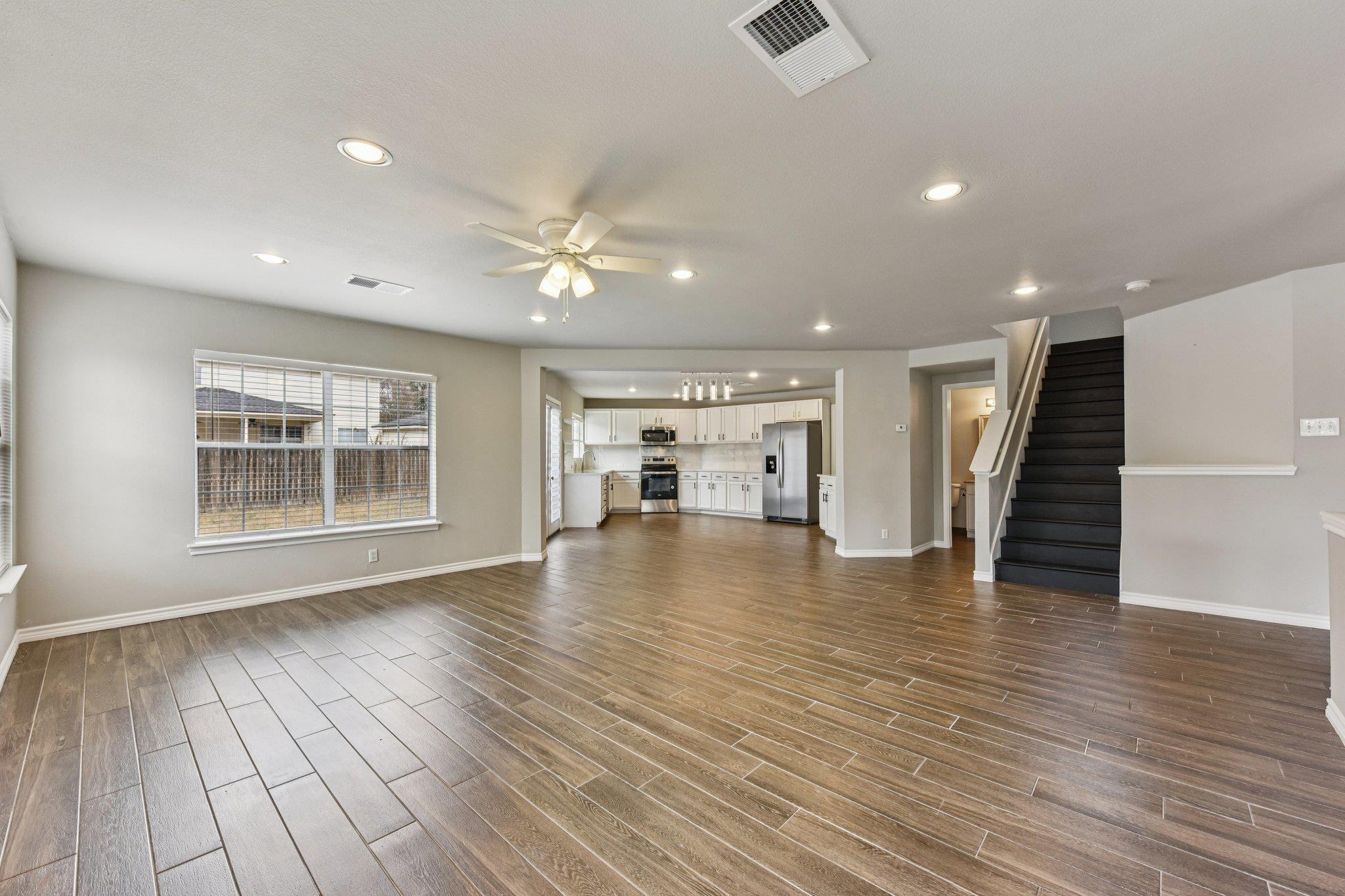 901 E Whispering Hollow Dr, Kyle, TX 78640