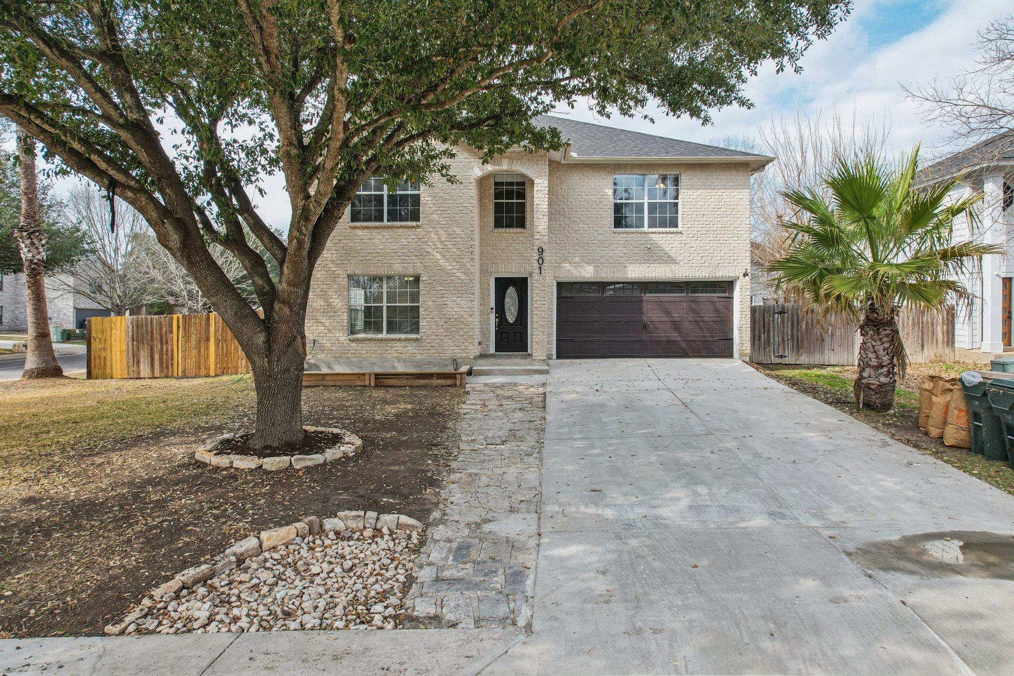 901 E Whispering Hollow Dr, Kyle, TX 78640