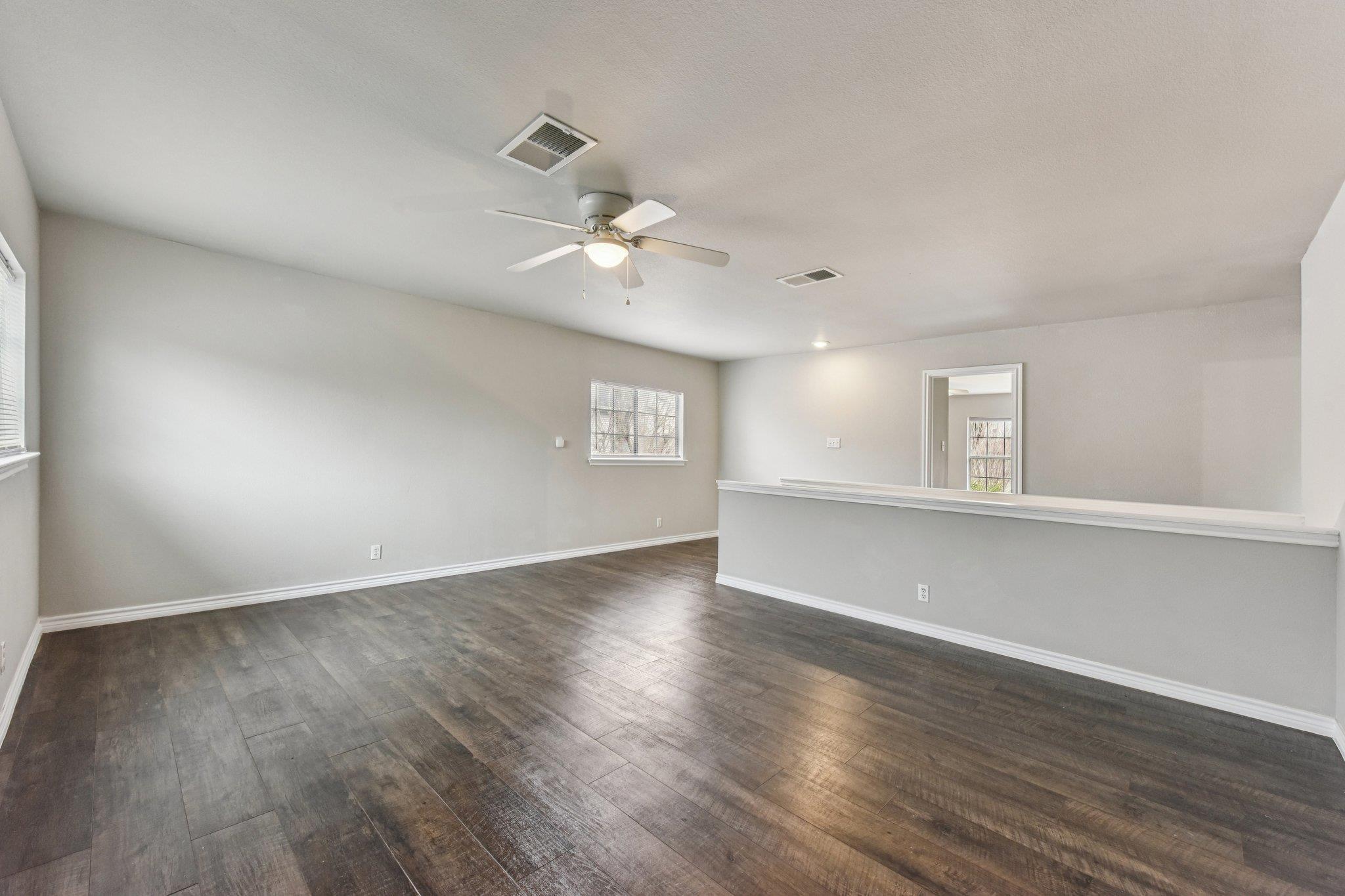 901 E Whispering Hollow Dr, Kyle, TX 78640