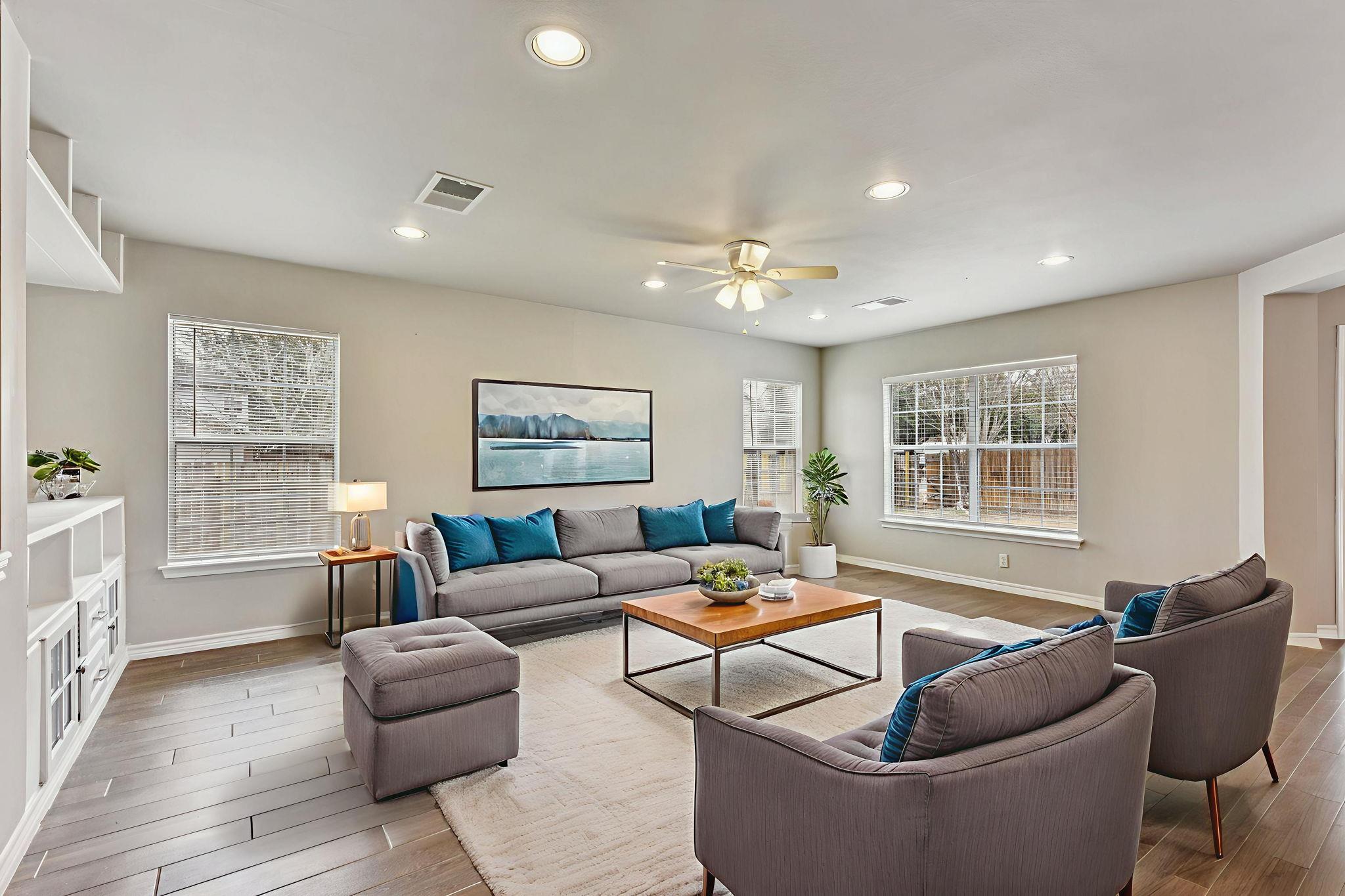 901 E Whispering Hollow Dr, Kyle, TX 78640