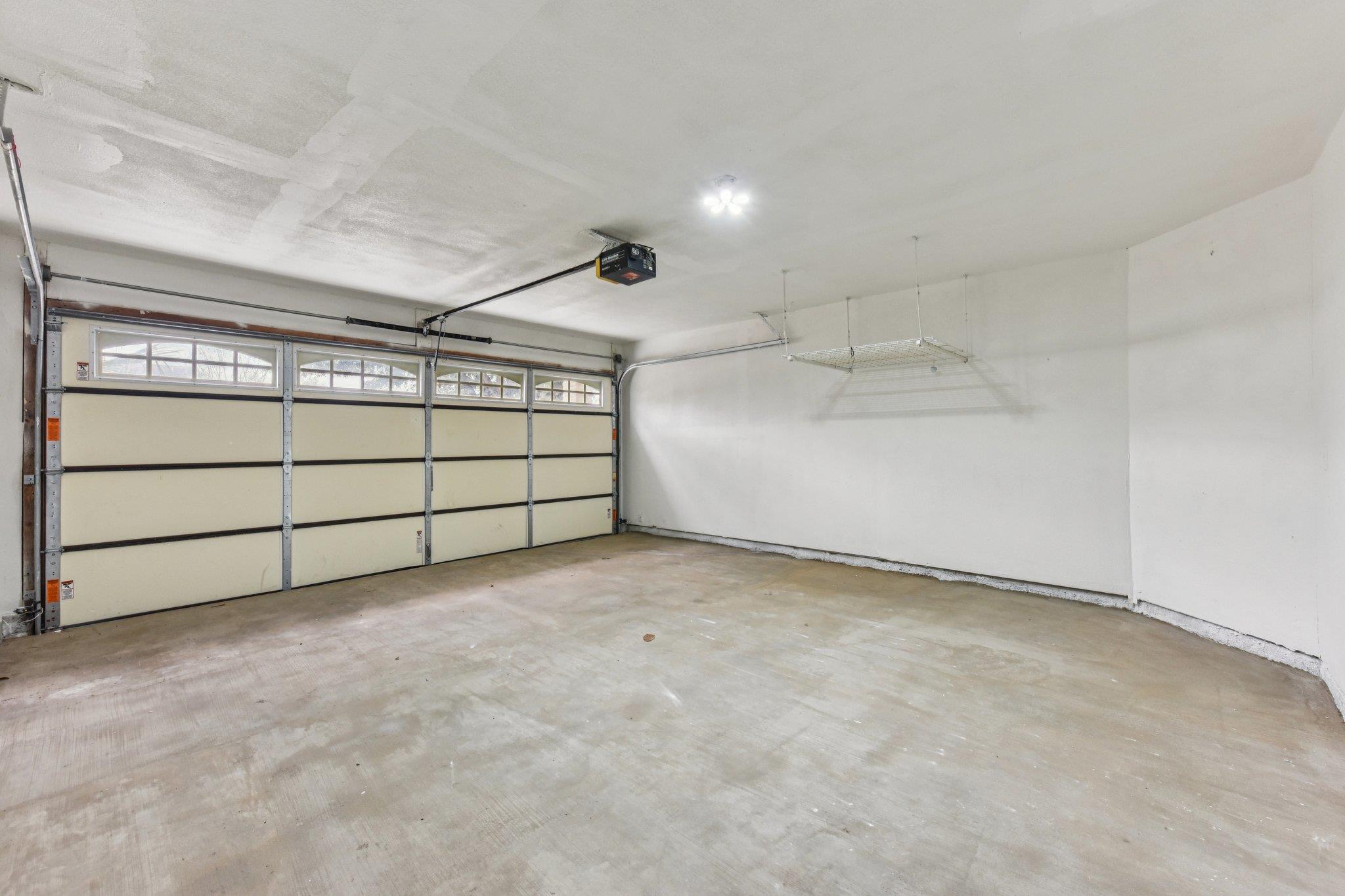 901 E Whispering Hollow Dr, Kyle, TX 78640