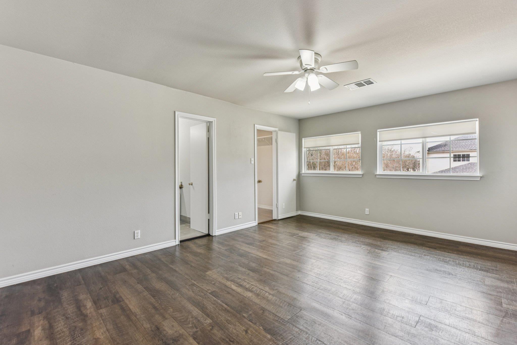 901 E Whispering Hollow Dr, Kyle, TX 78640