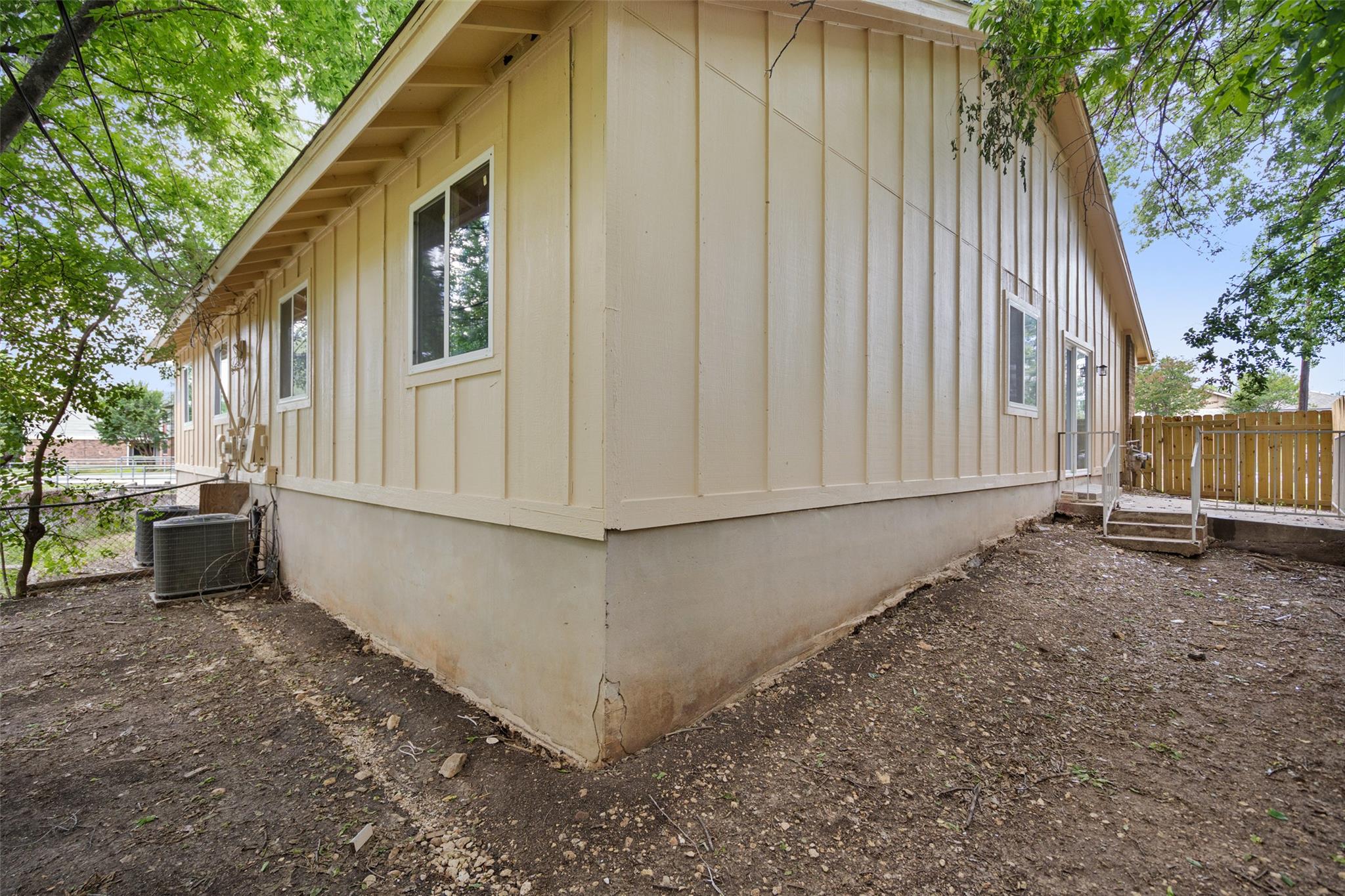 1800 Nicole Cir # B, Round Rock, TX 78664