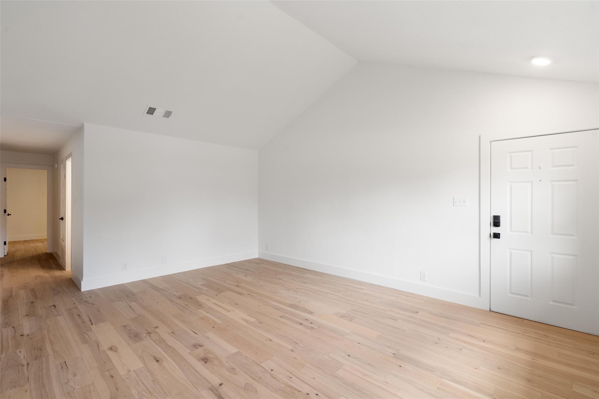 1800 Nicole Cir # B, Round Rock, TX 78664