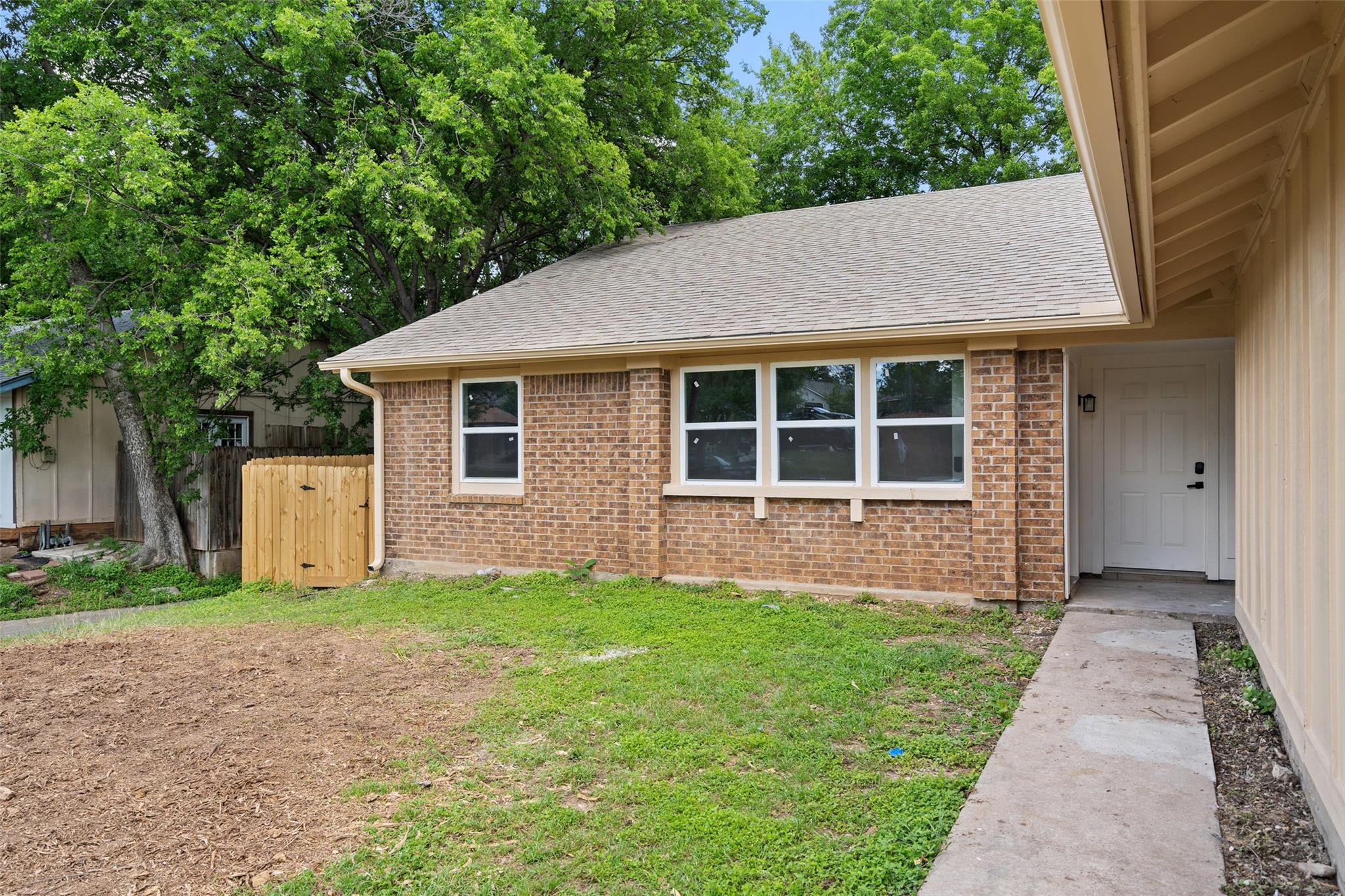 1800 Nicole Cir # B, Round Rock, TX 78664