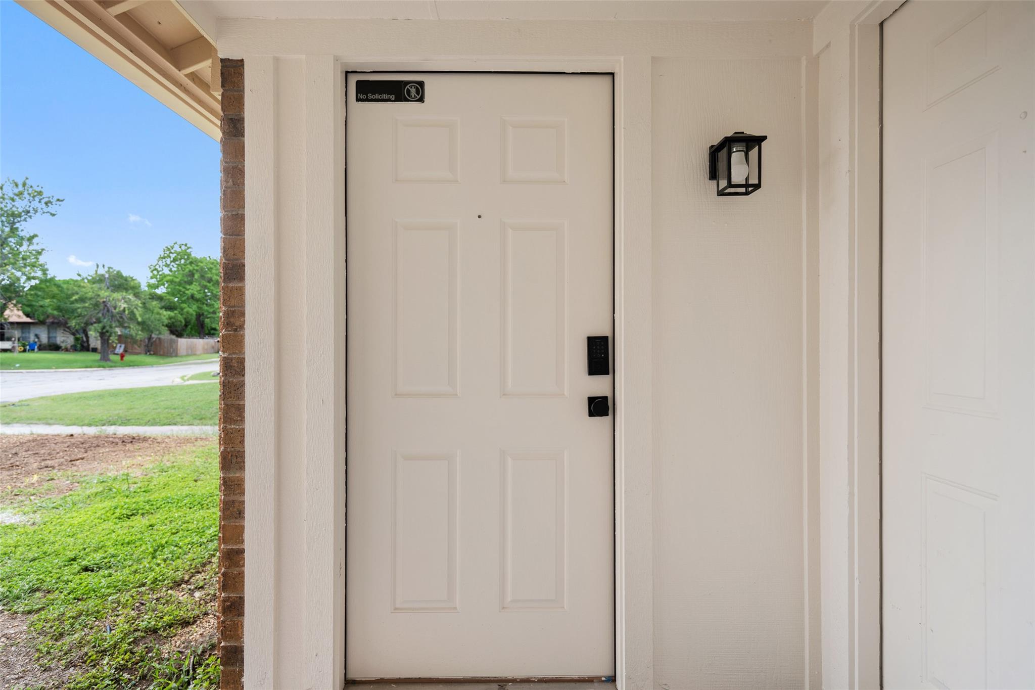 1800 Nicole Cir # B, Round Rock, TX 78664