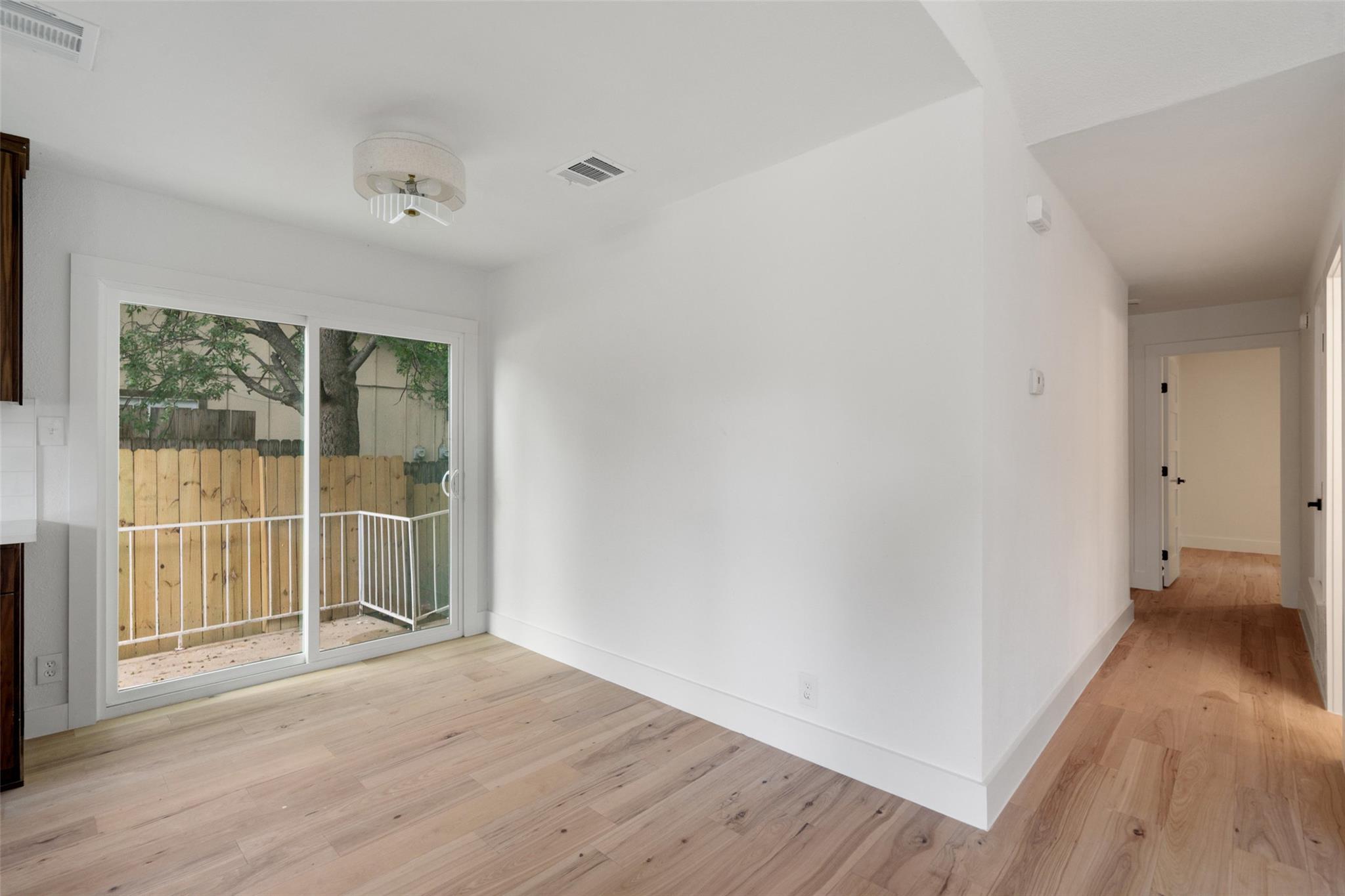 1800 Nicole Cir # B, Round Rock, TX 78664