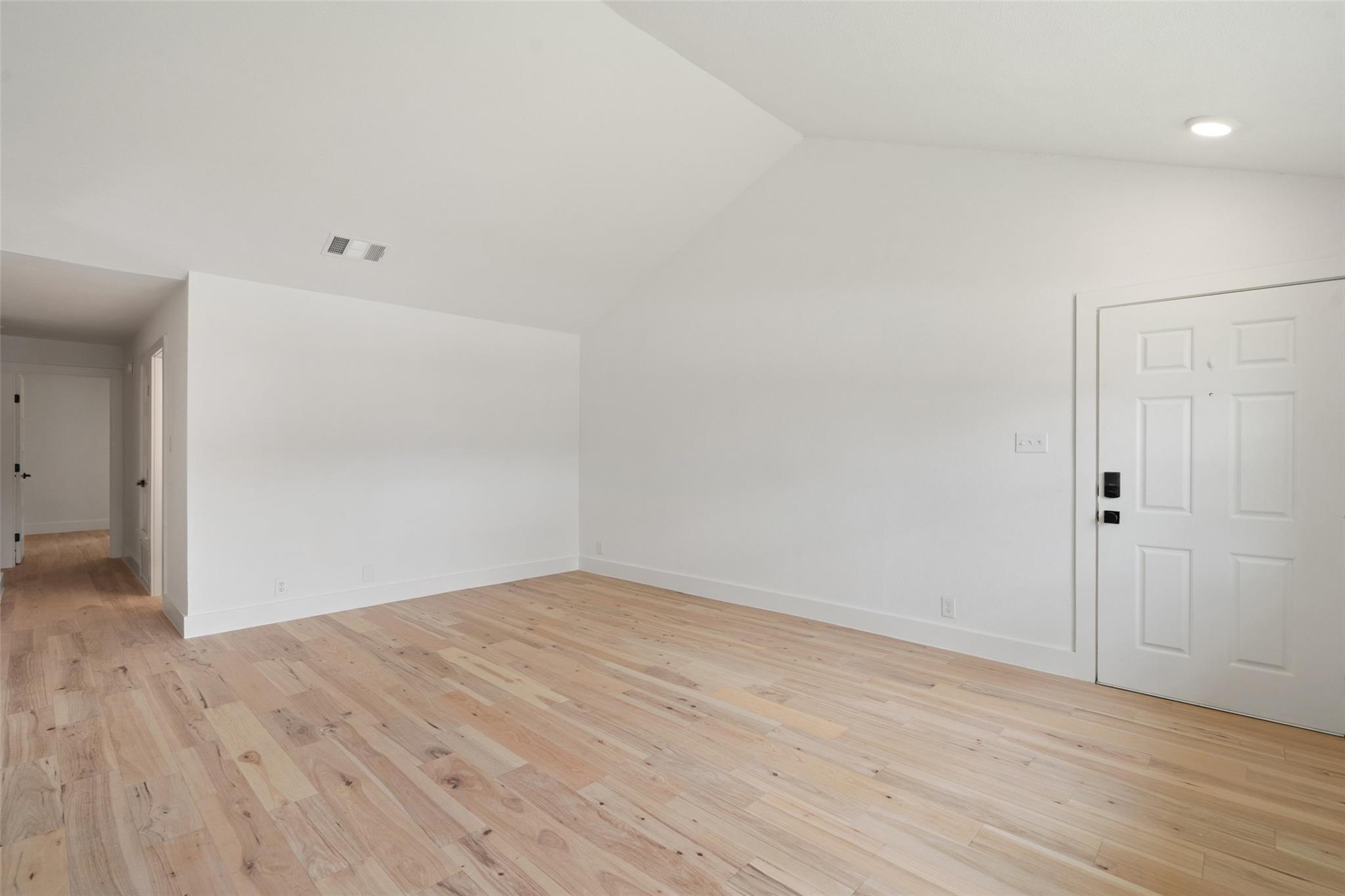 1800 Nicole Cir # B, Round Rock, TX 78664