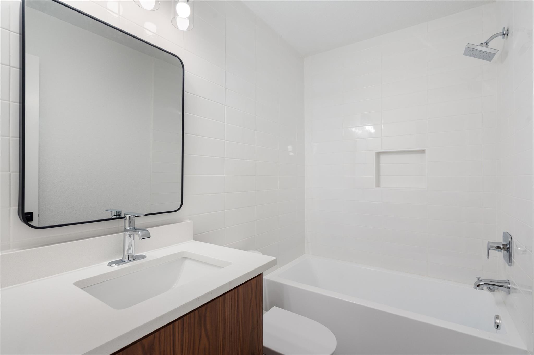 1800 Nicole Cir # B, Round Rock, TX 78664