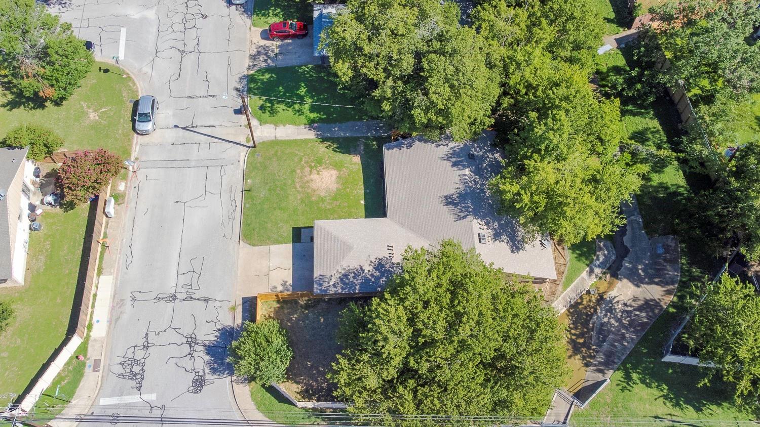 1800 Nicole Cir # B, Round Rock, TX 78664