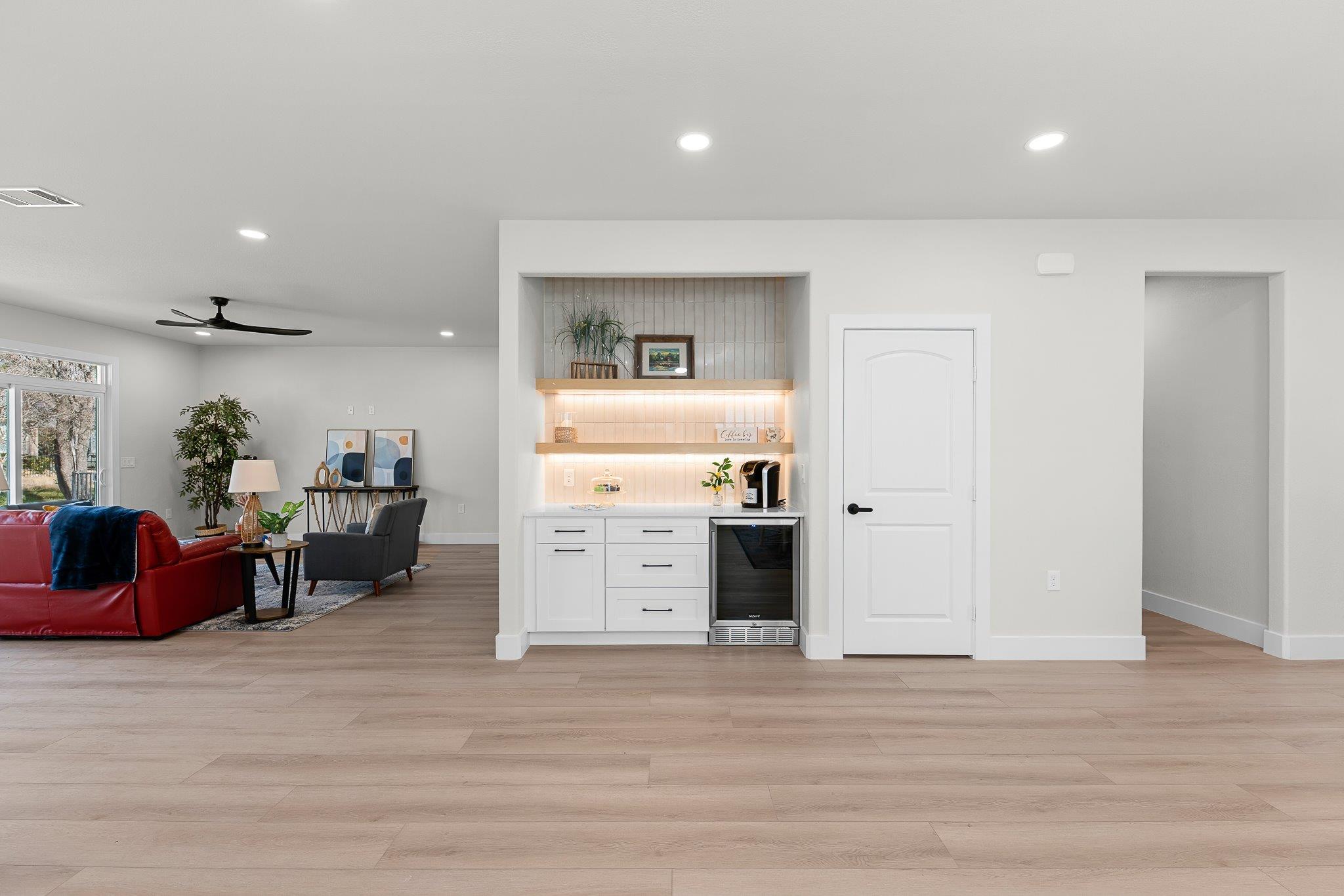 206 Armstrong Dr, Georgetown, TX 78633