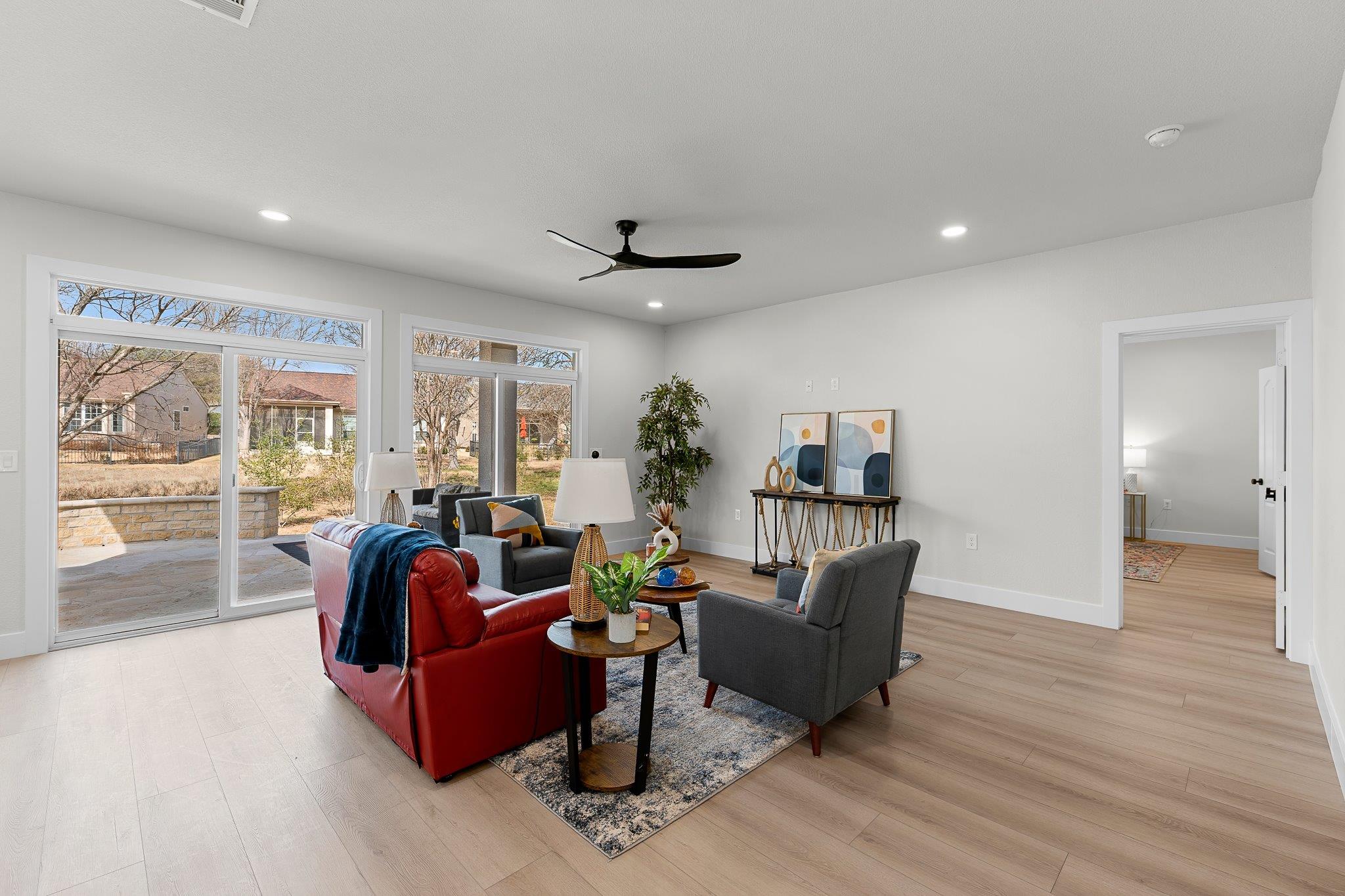 206 Armstrong Dr, Georgetown, TX 78633