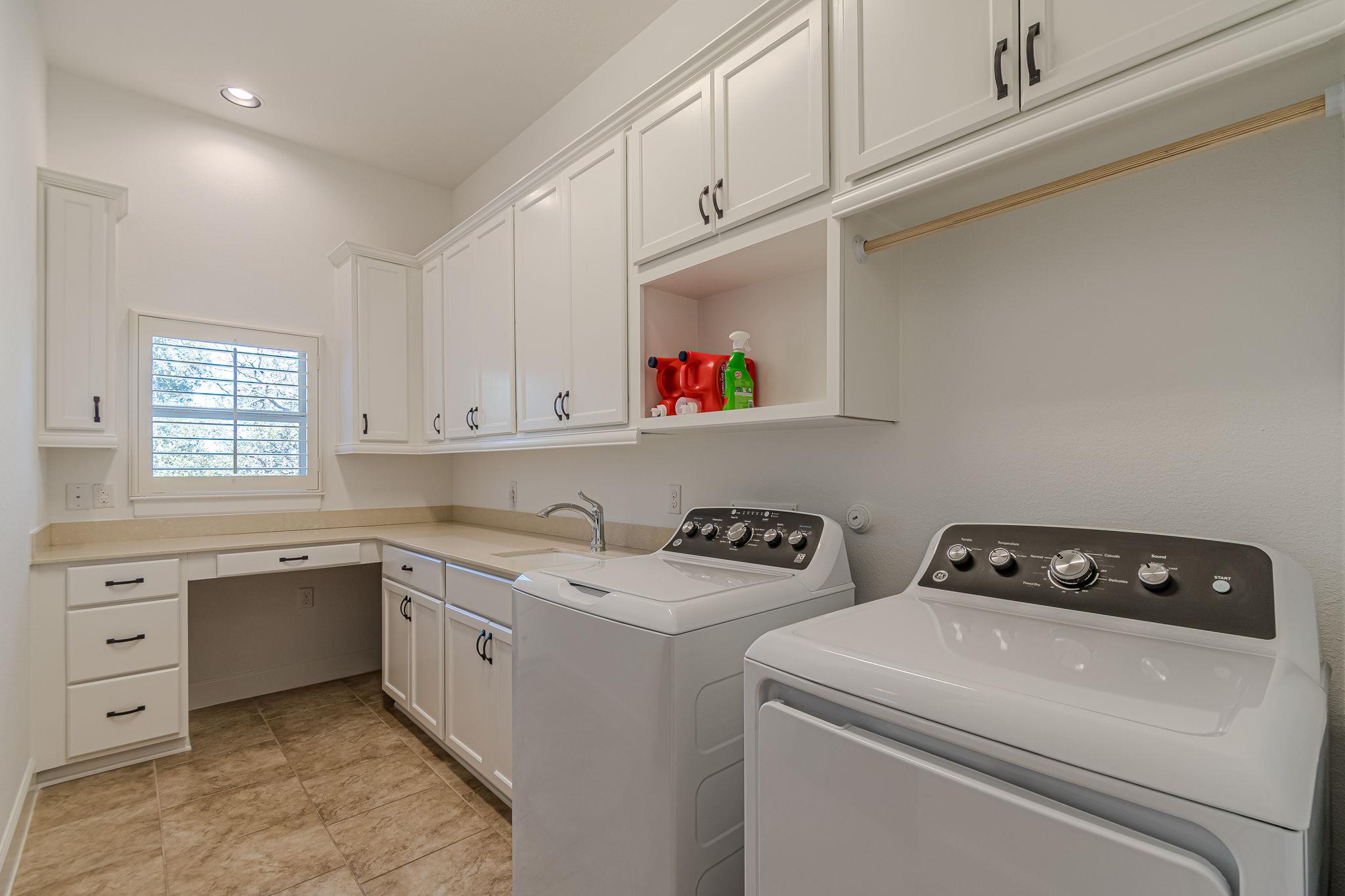 216 Skipping Cedar St, San Marcos, TX 78666