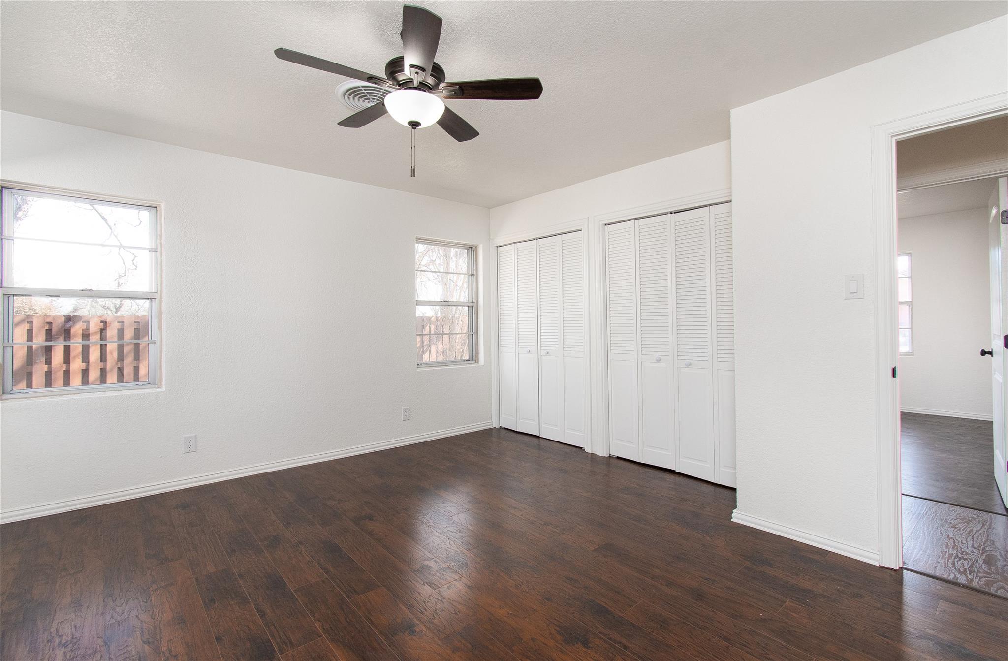 606 E 6th St, Cameron, TX 76520