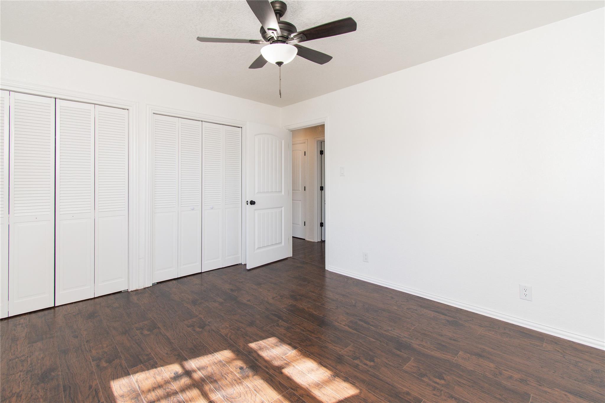 606 E 6th St, Cameron, TX 76520