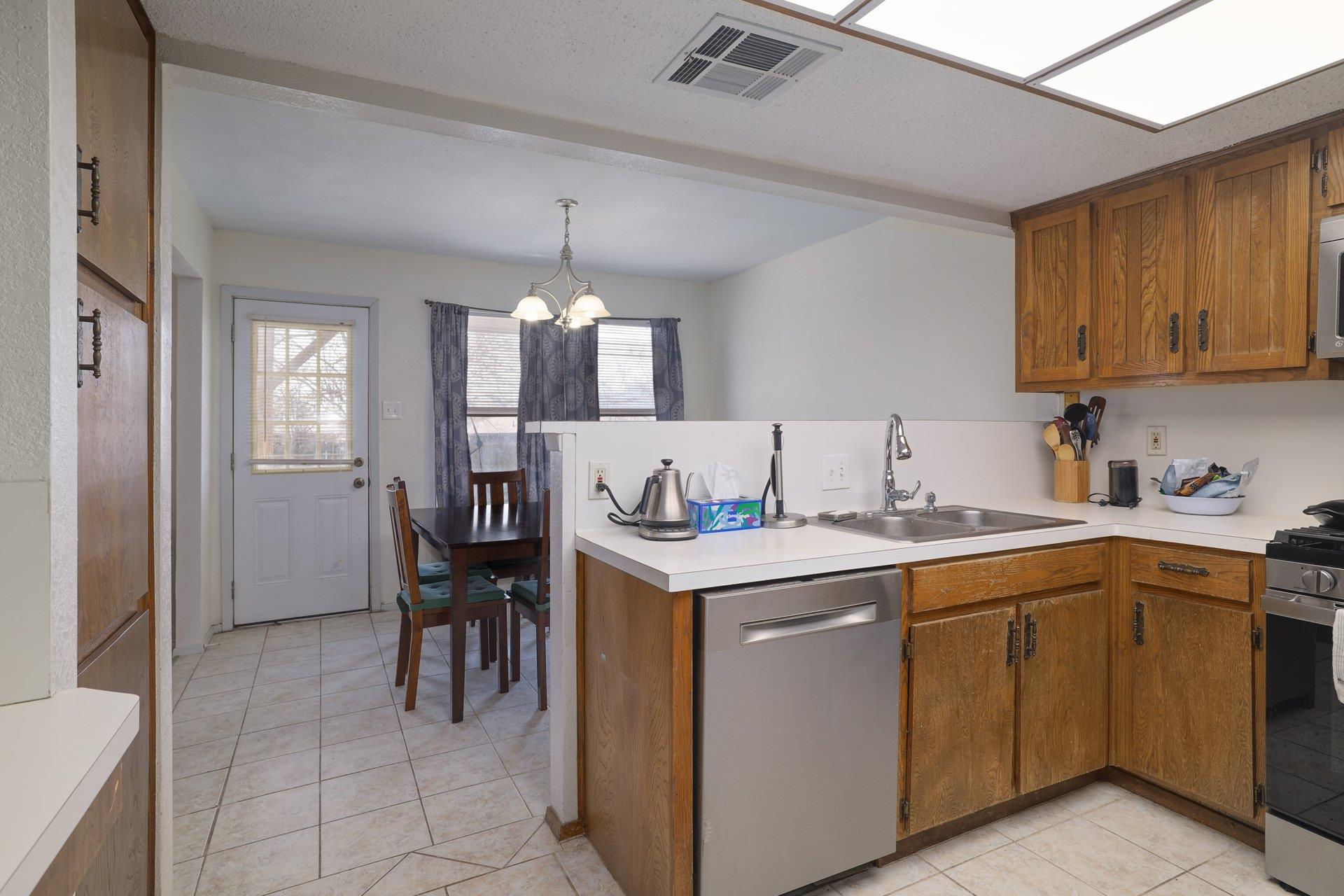 405 Brookhollow Dr, Pflugerville, TX 78660