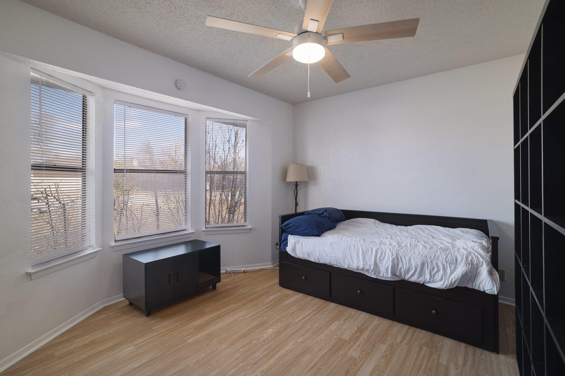 405 Brookhollow Dr, Pflugerville, TX 78660