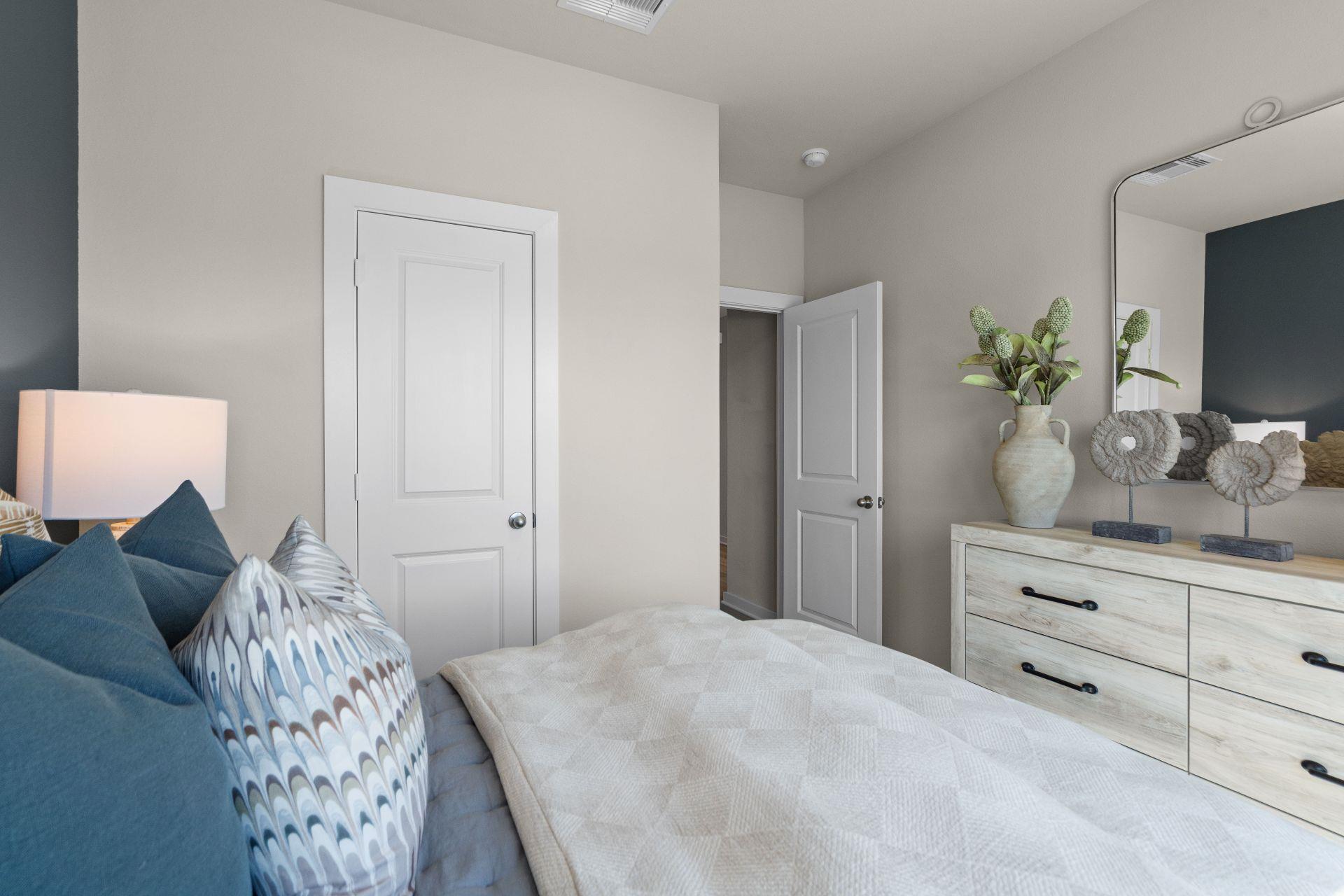 25533 Flora Bella Ln, Elgin, TX 78621