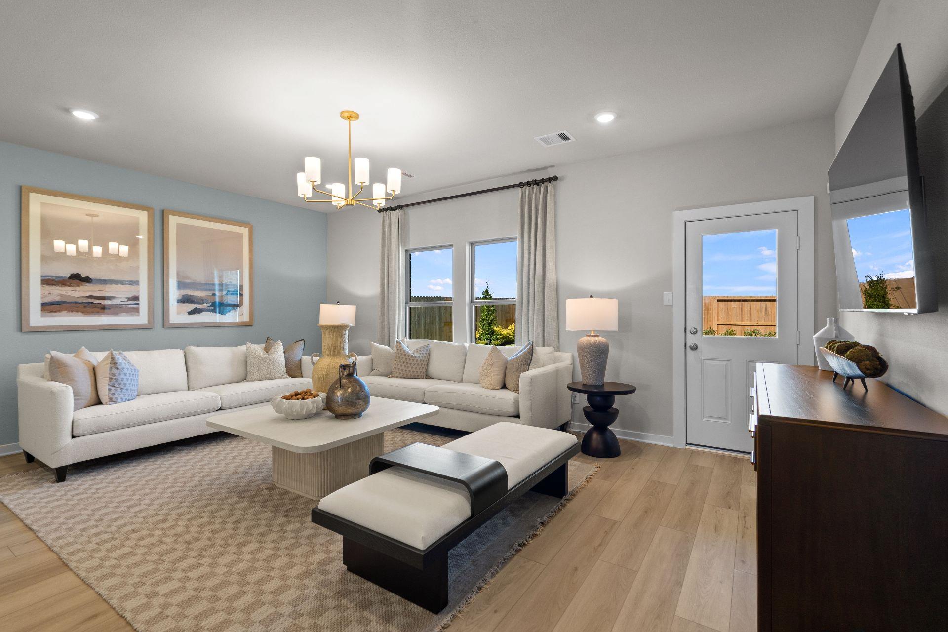 25533 Flora Bella Ln, Elgin, TX 78621