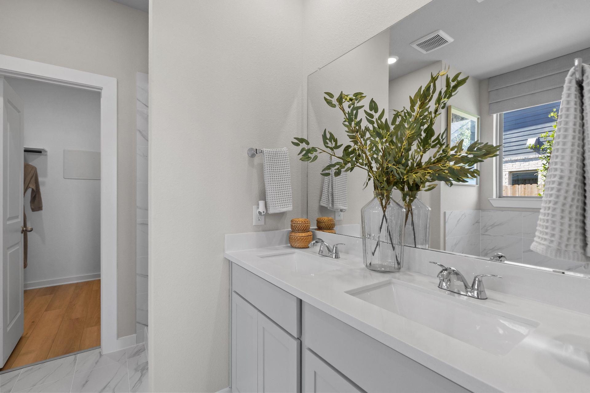 25533 Flora Bella Ln, Elgin, TX 78621