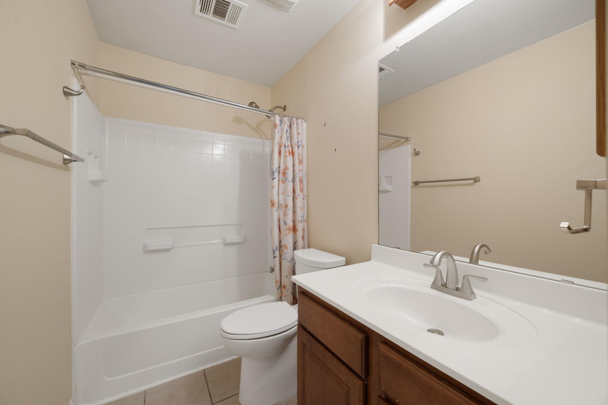 215 Kerley Dr, Hutto, TX 78634