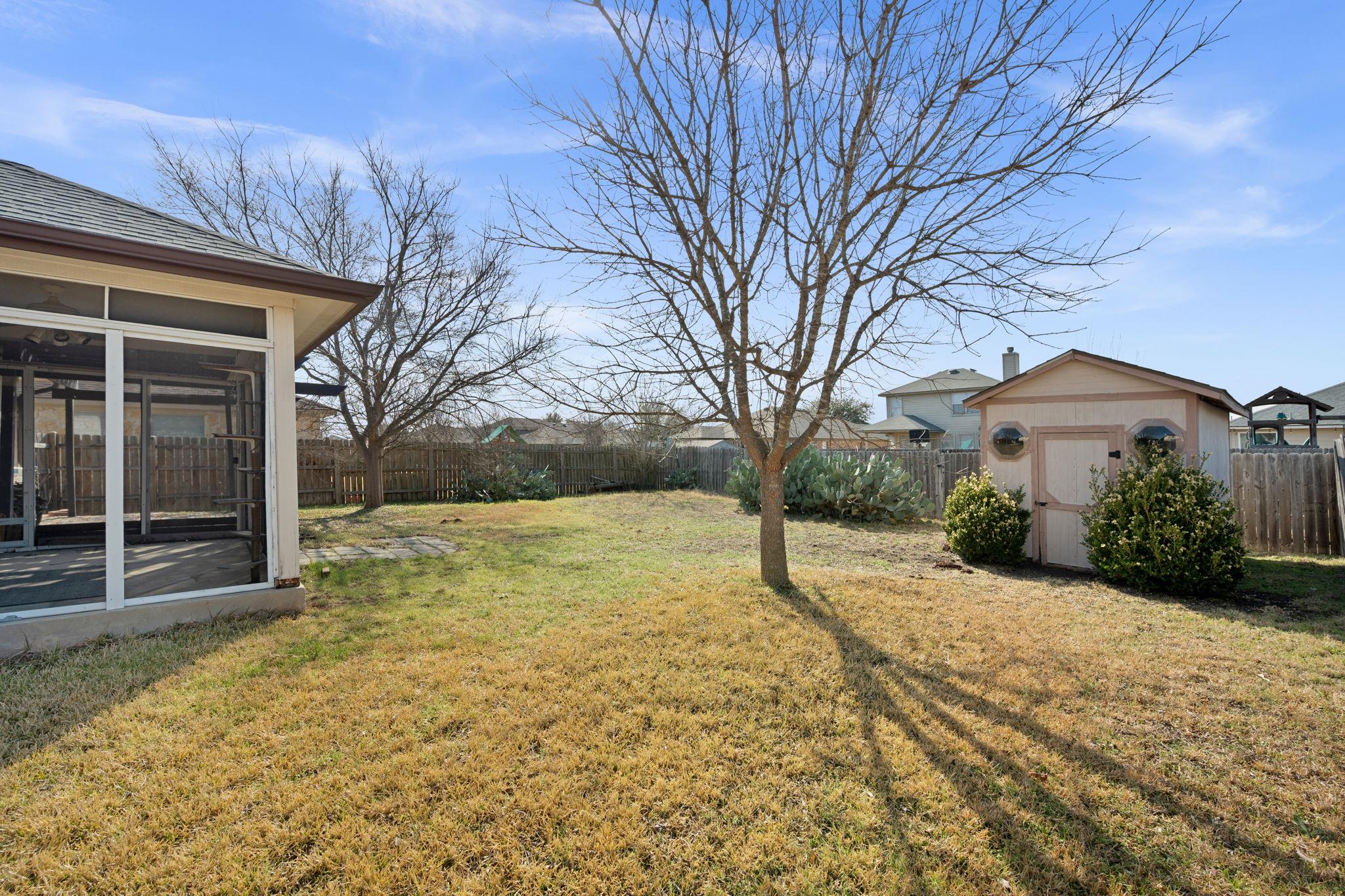215 Kerley Dr, Hutto, TX 78634