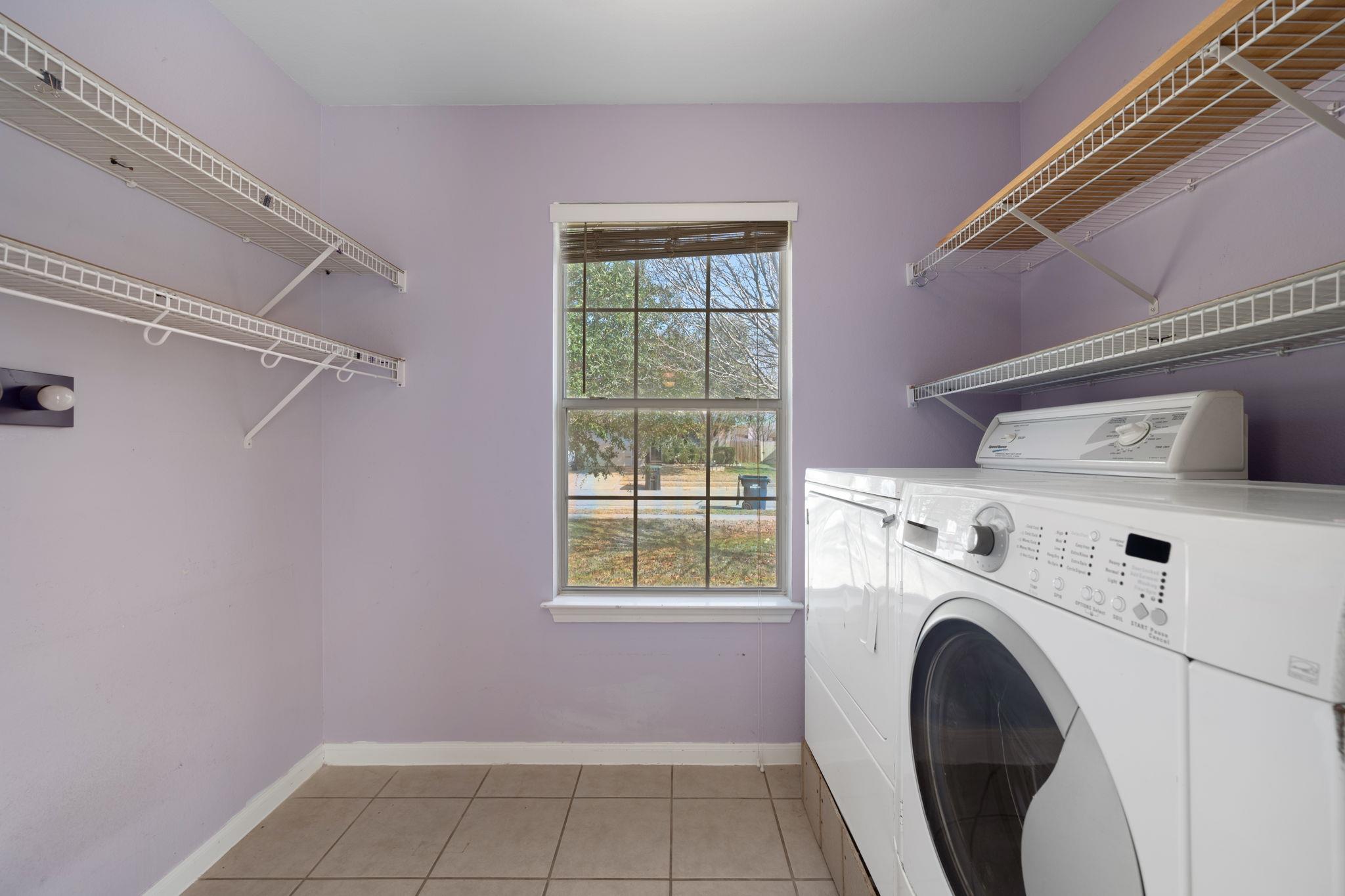 215 Kerley Dr, Hutto, TX 78634