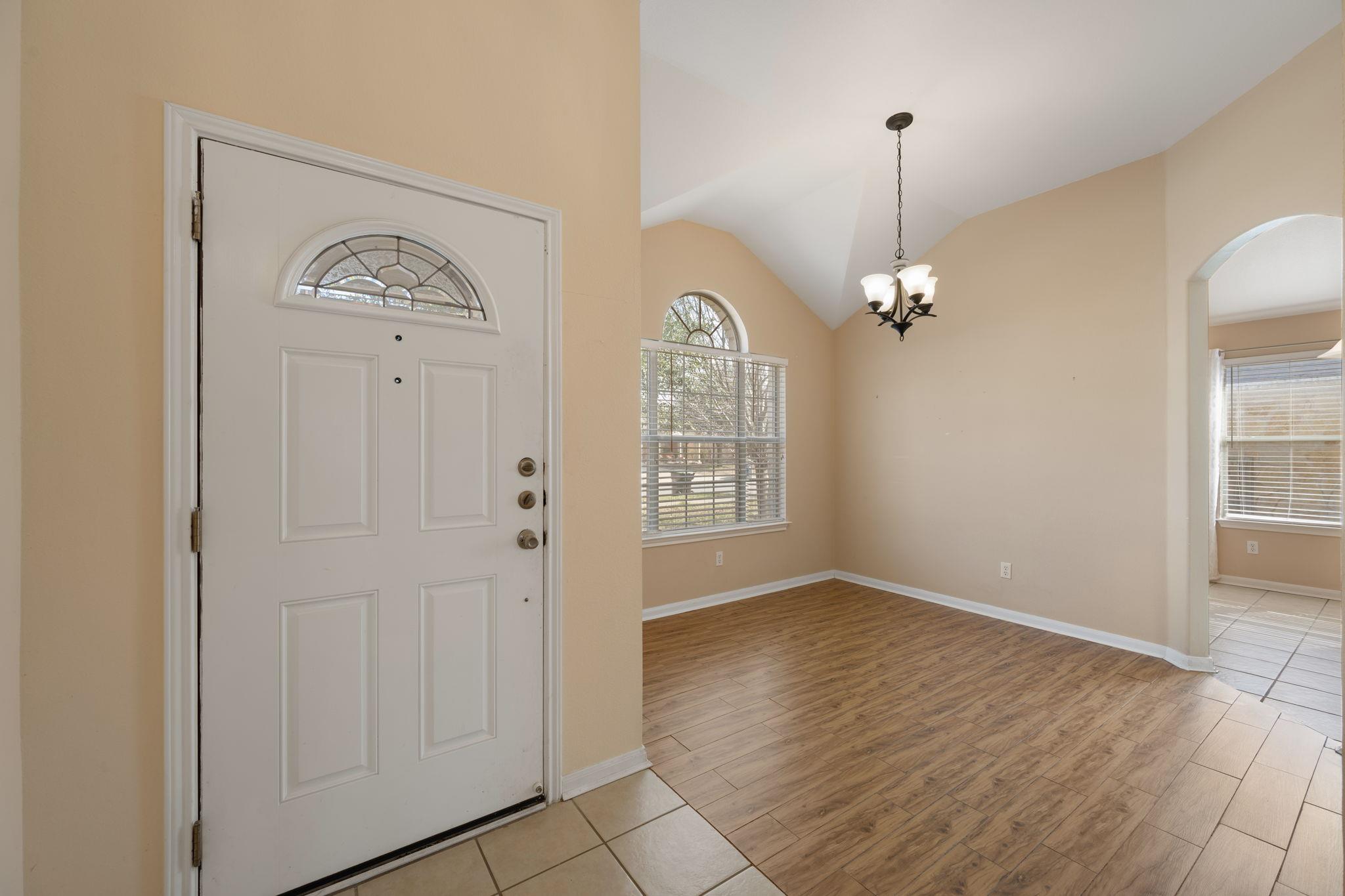 215 Kerley Dr, Hutto, TX 78634