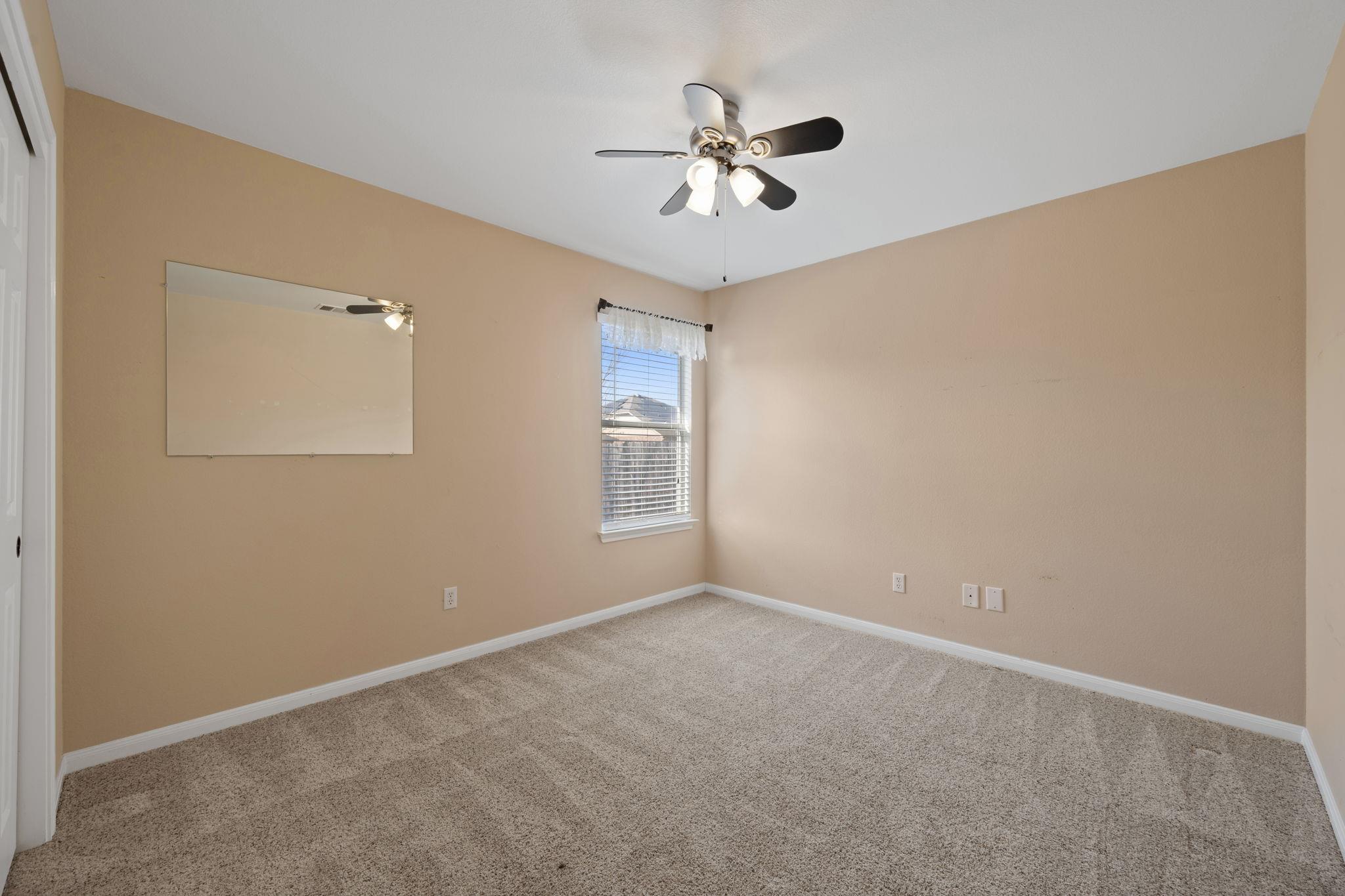 215 Kerley Dr, Hutto, TX 78634