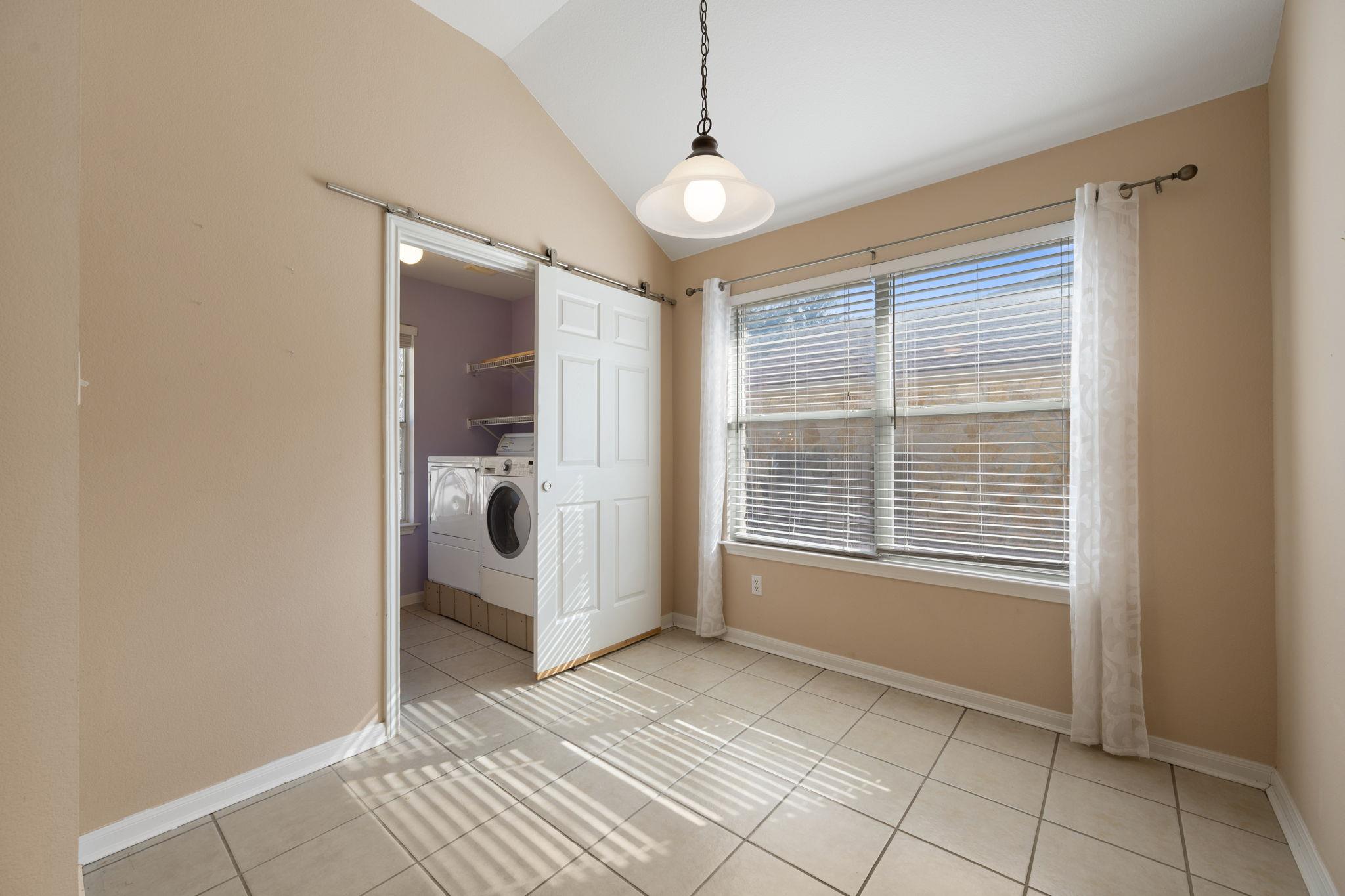 215 Kerley Dr, Hutto, TX 78634