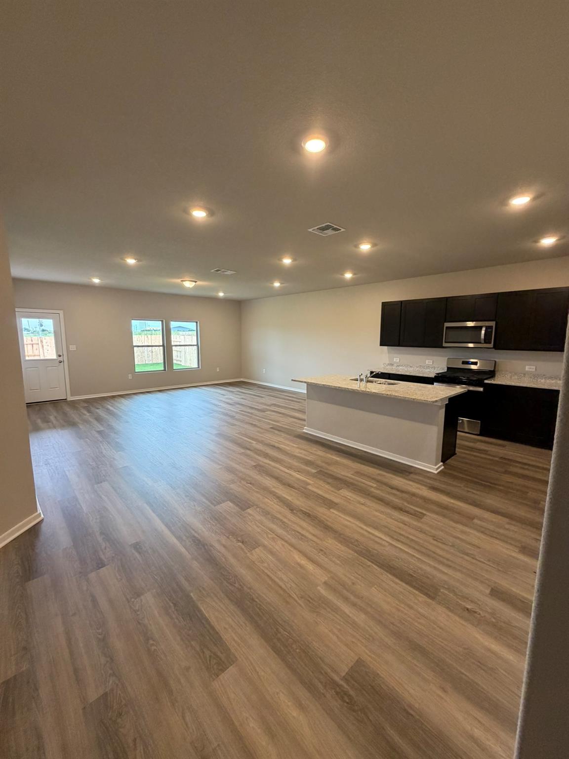 25536 Flora Bella Ln, Elgin, TX 78621