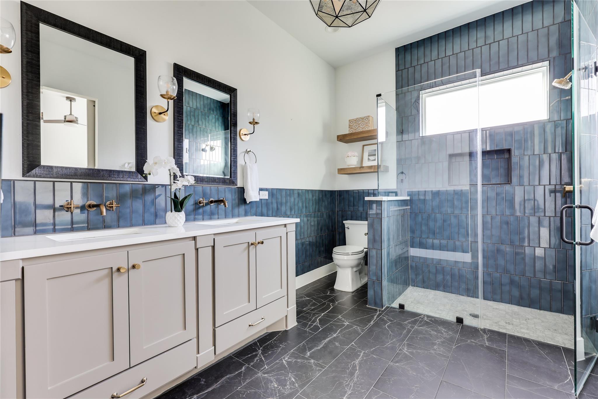 21408 Lakefront Dr, Lago Vista, TX 78645