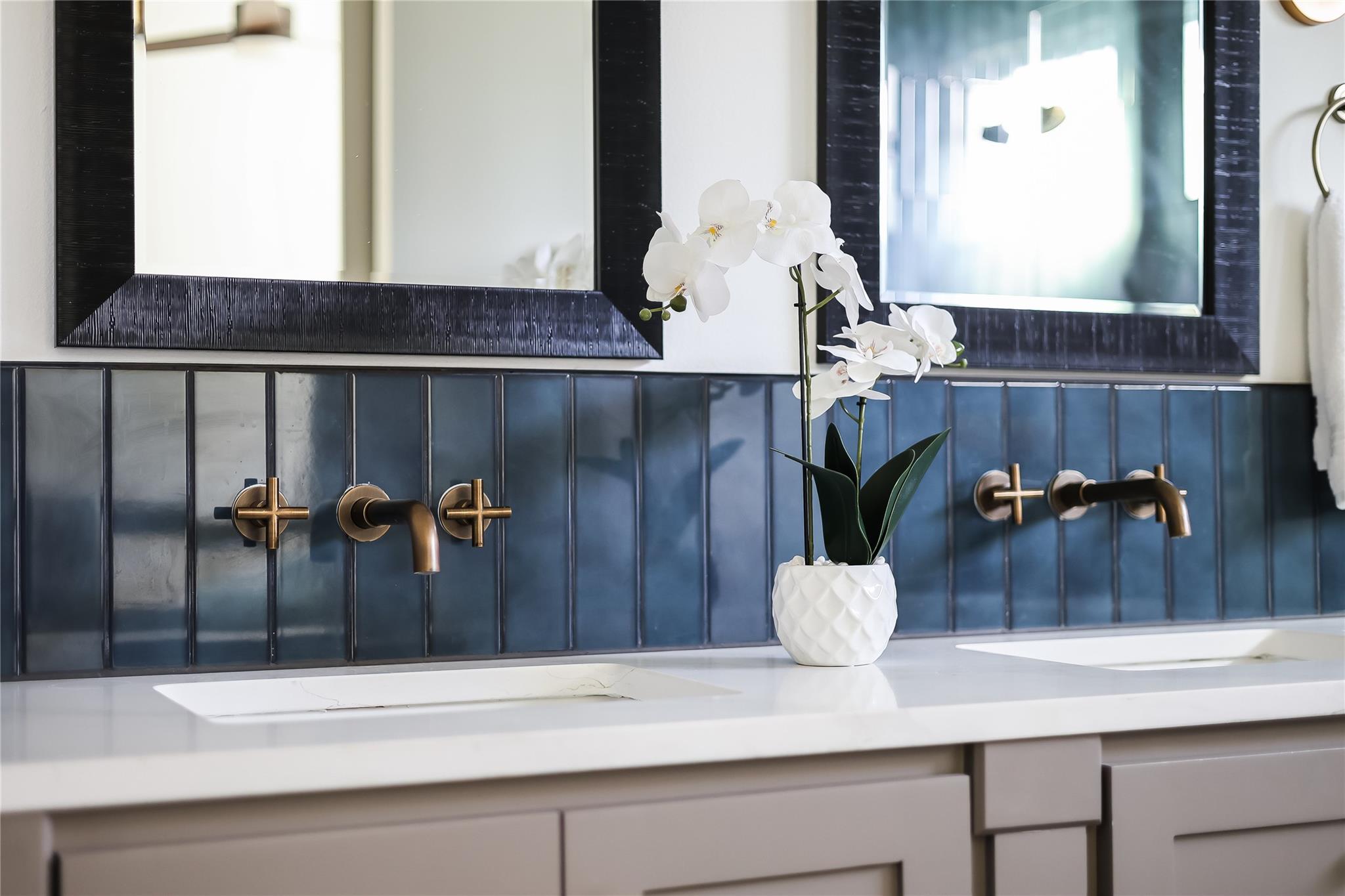 21408 Lakefront Dr, Lago Vista, TX 78645