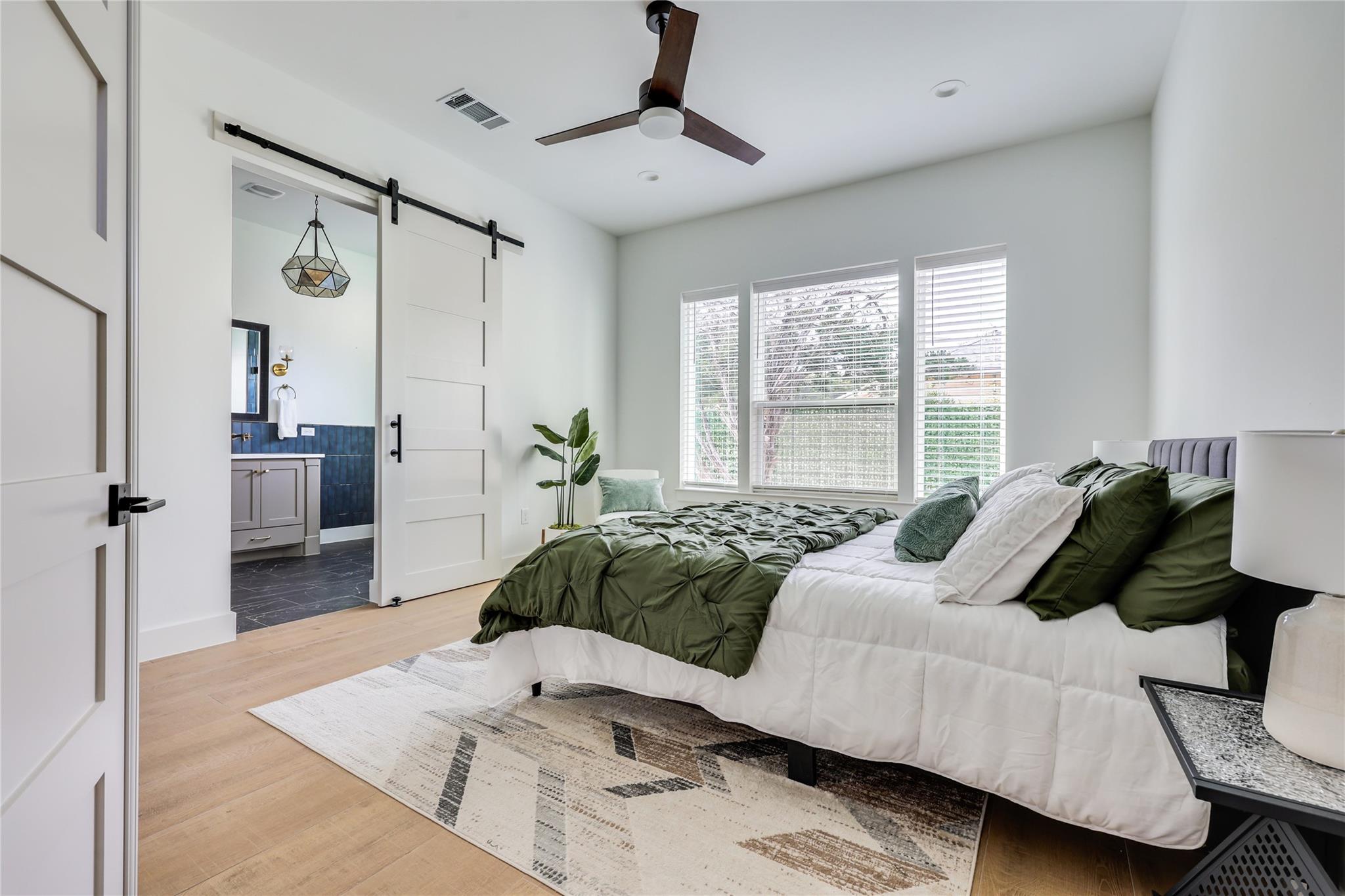 21408 Lakefront Dr, Lago Vista, TX 78645