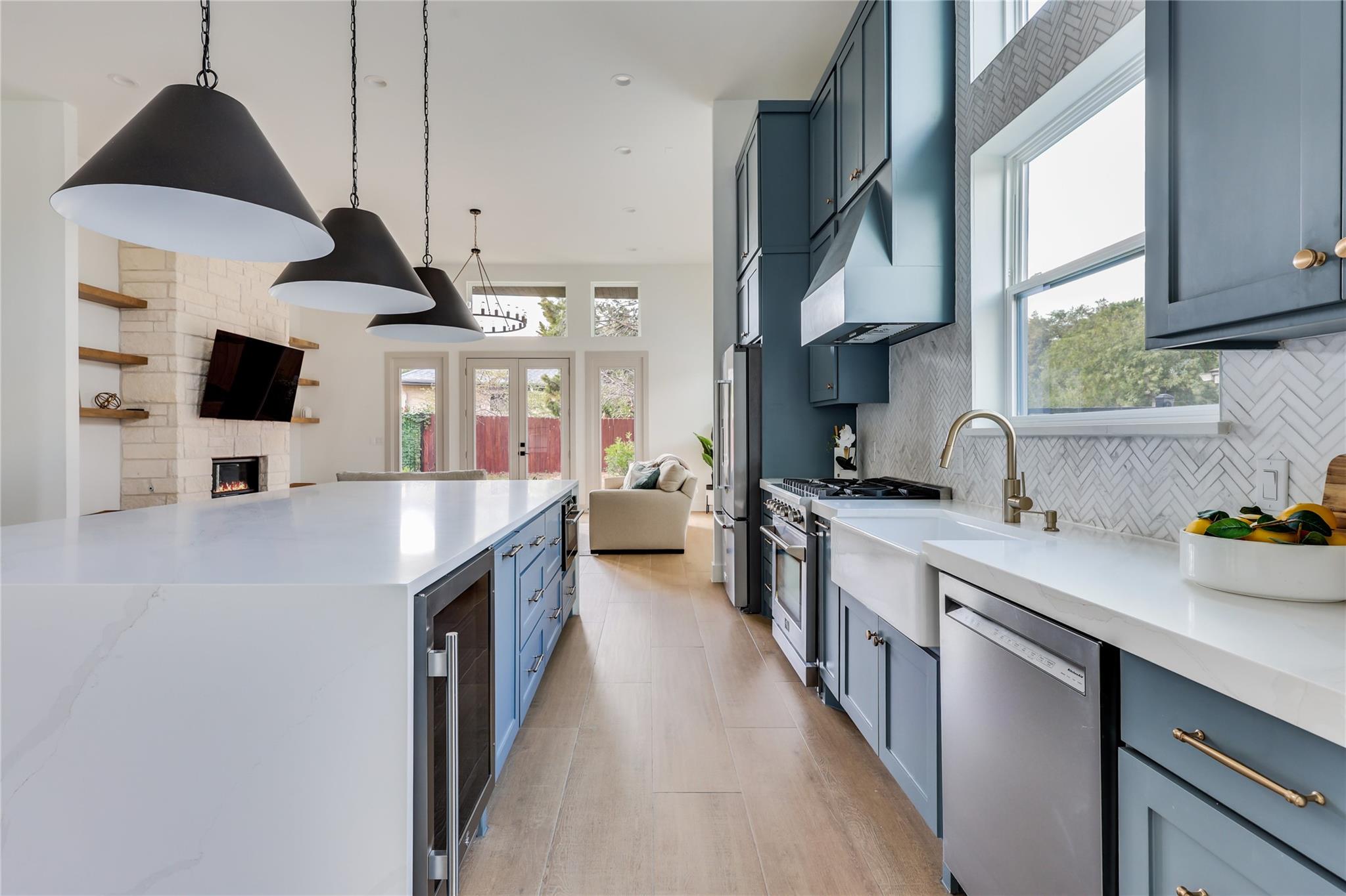 21408 Lakefront Dr, Lago Vista, TX 78645