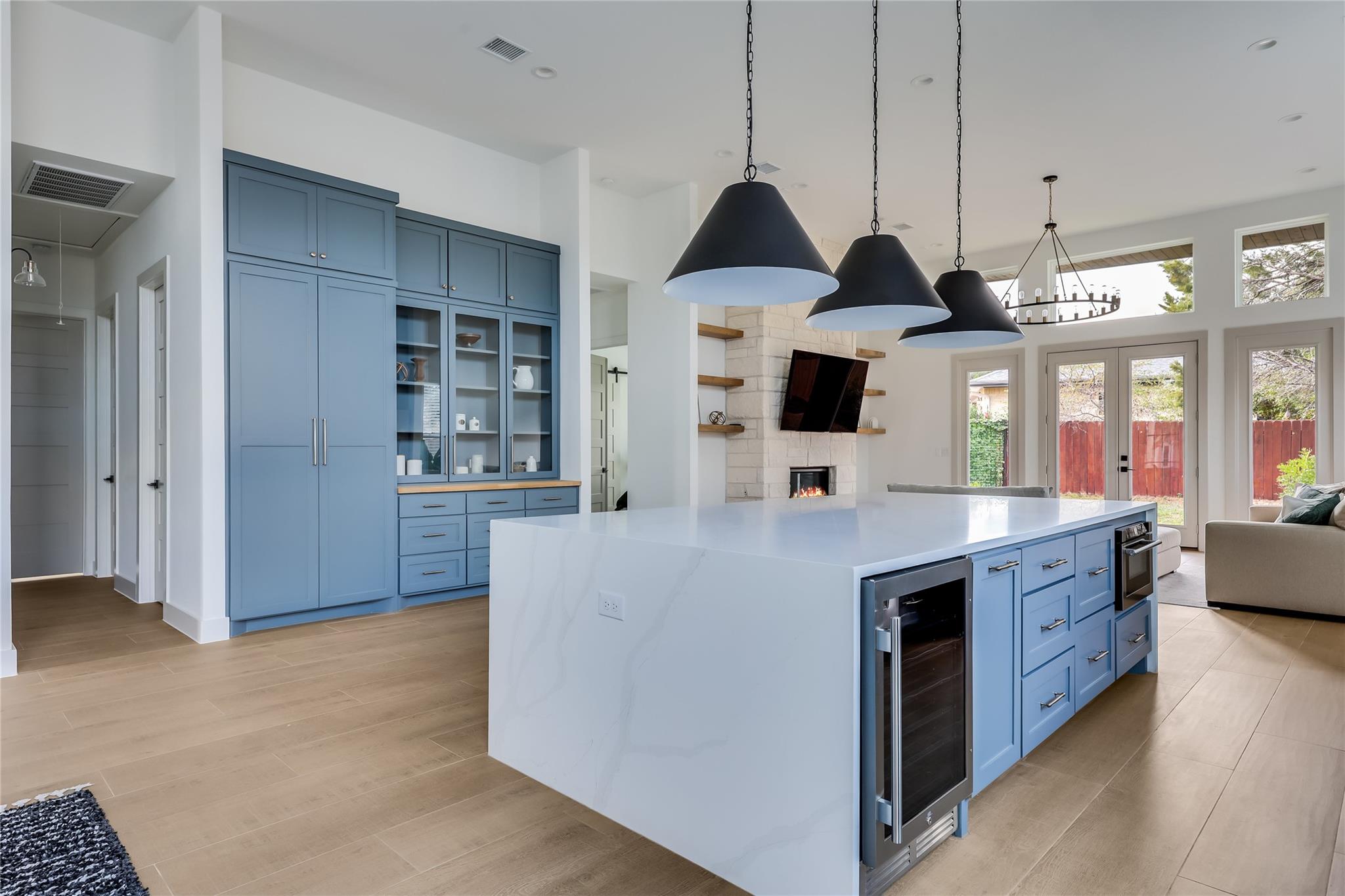 21408 Lakefront Dr, Lago Vista, TX 78645