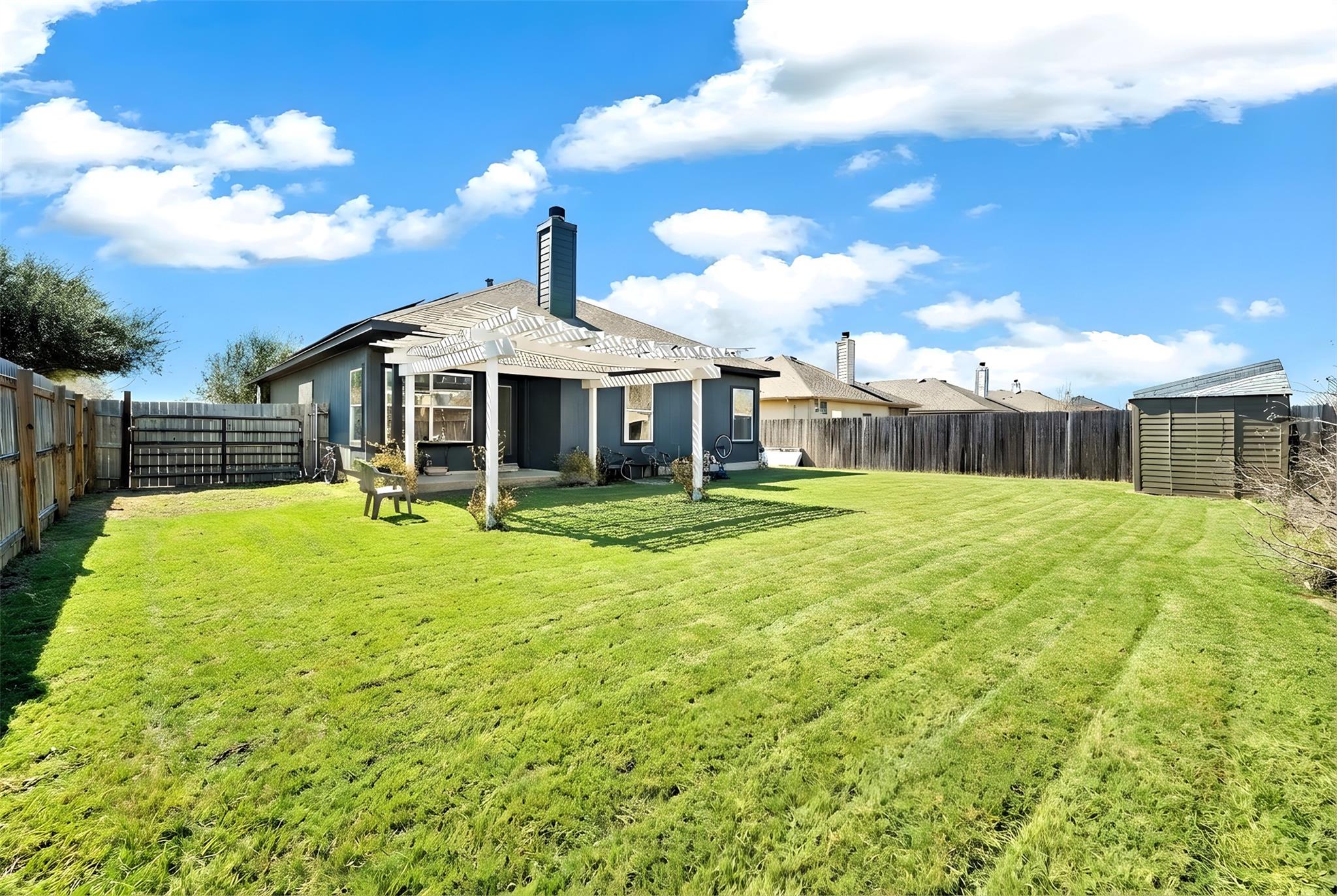 112 Flinn St, Hutto, TX 78634