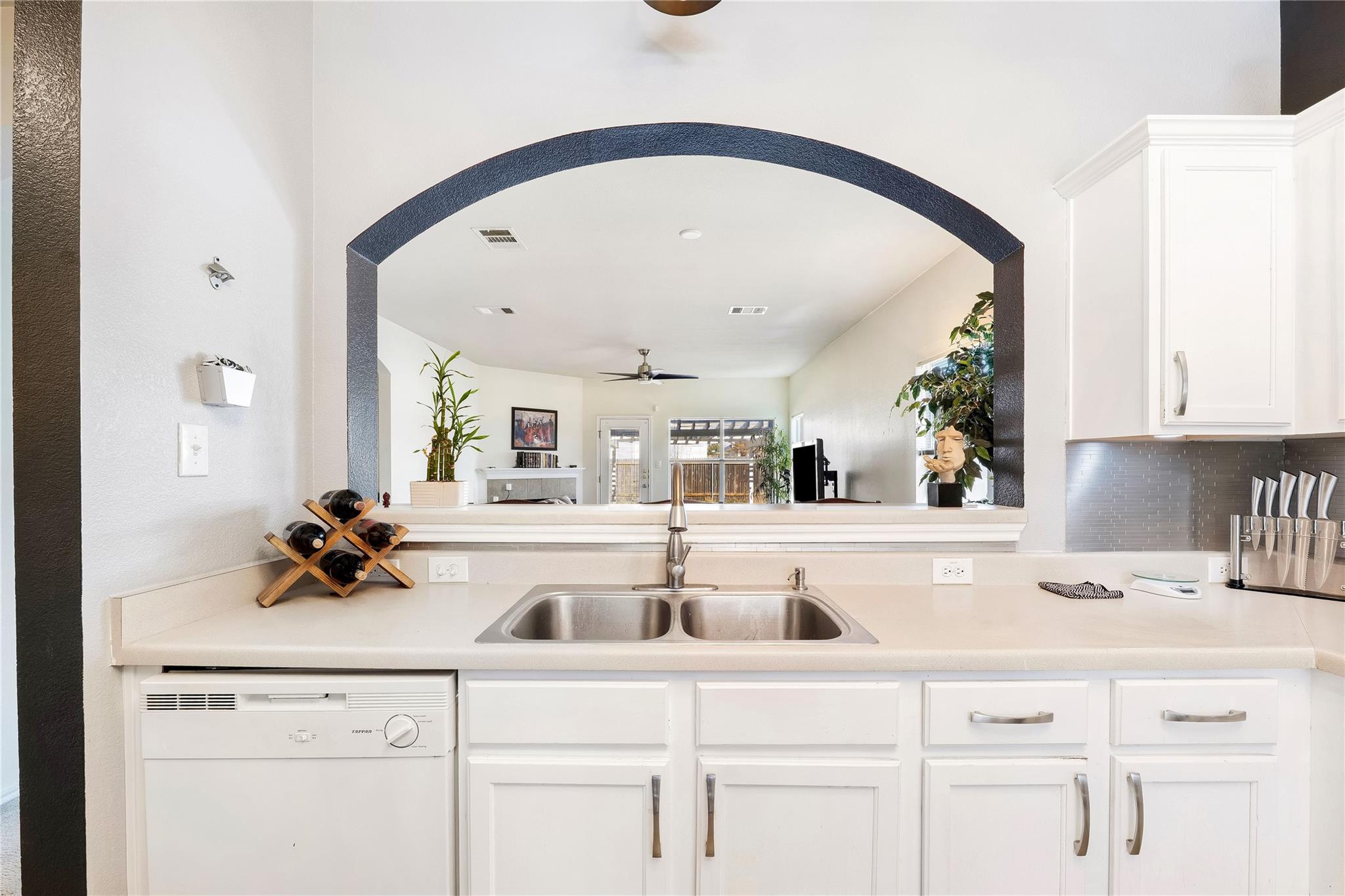 112 Flinn St, Hutto, TX 78634