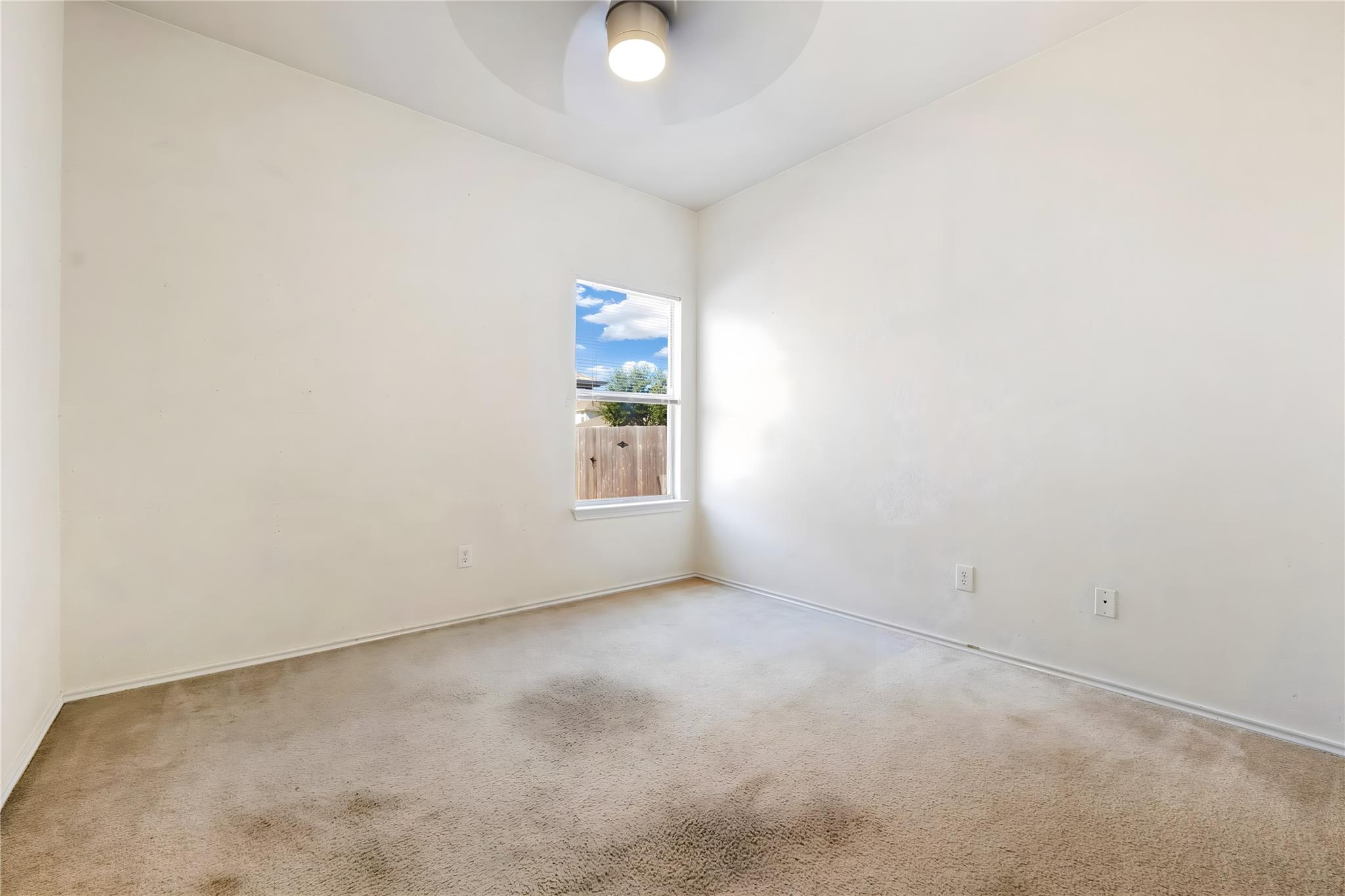 112 Flinn St, Hutto, TX 78634