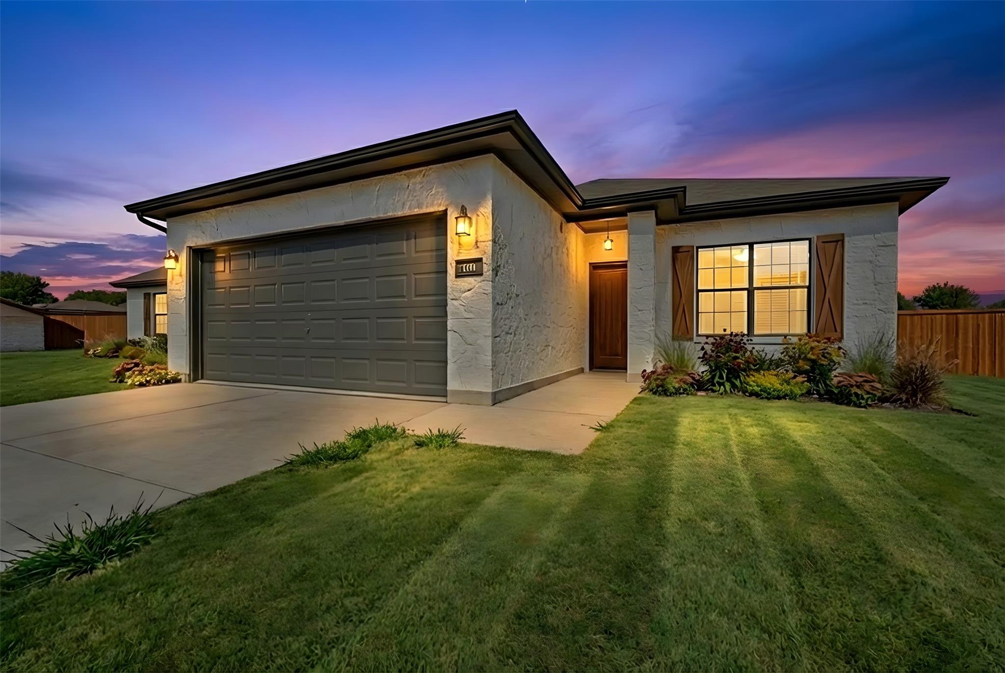 112 Flinn St, Hutto, TX 78634