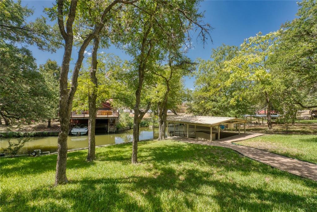 1943 Glencove Dr, Kingsland, TX 78639