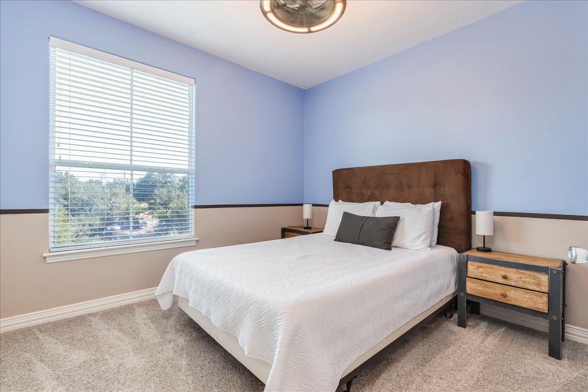 1943 Glencove Dr, Kingsland, TX 78639