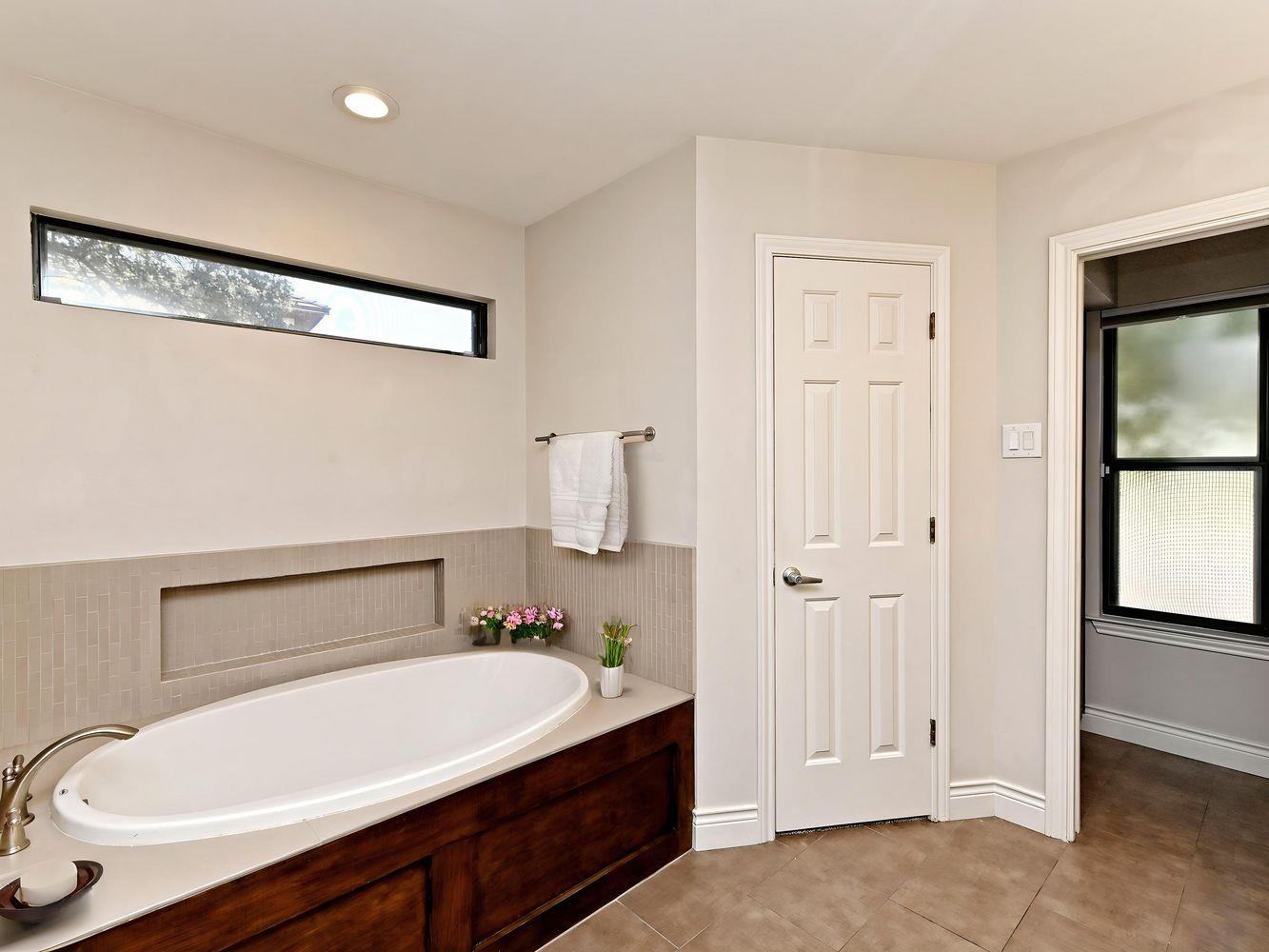 1706 Lakeway Blvd, Lakeway, TX 78734