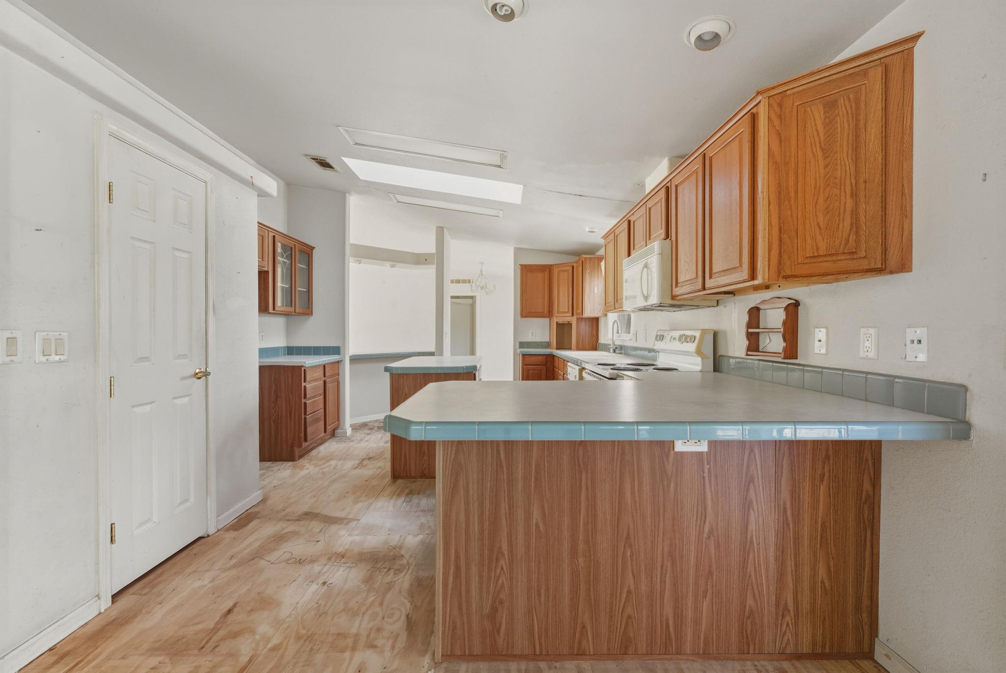 171 Mustang Dr, Paige, TX 78659