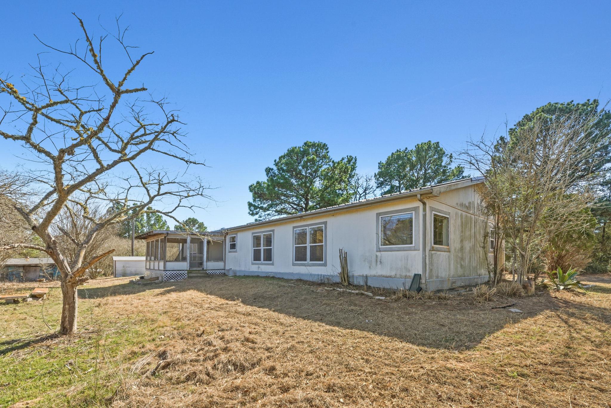 171 Mustang Dr, Paige, TX 78659